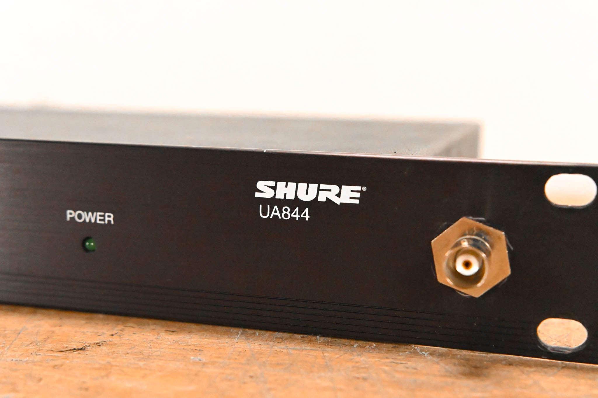 Shure UA844 Antenna Distribution System - 500-900 MHz (NO POWER SUPPLY)