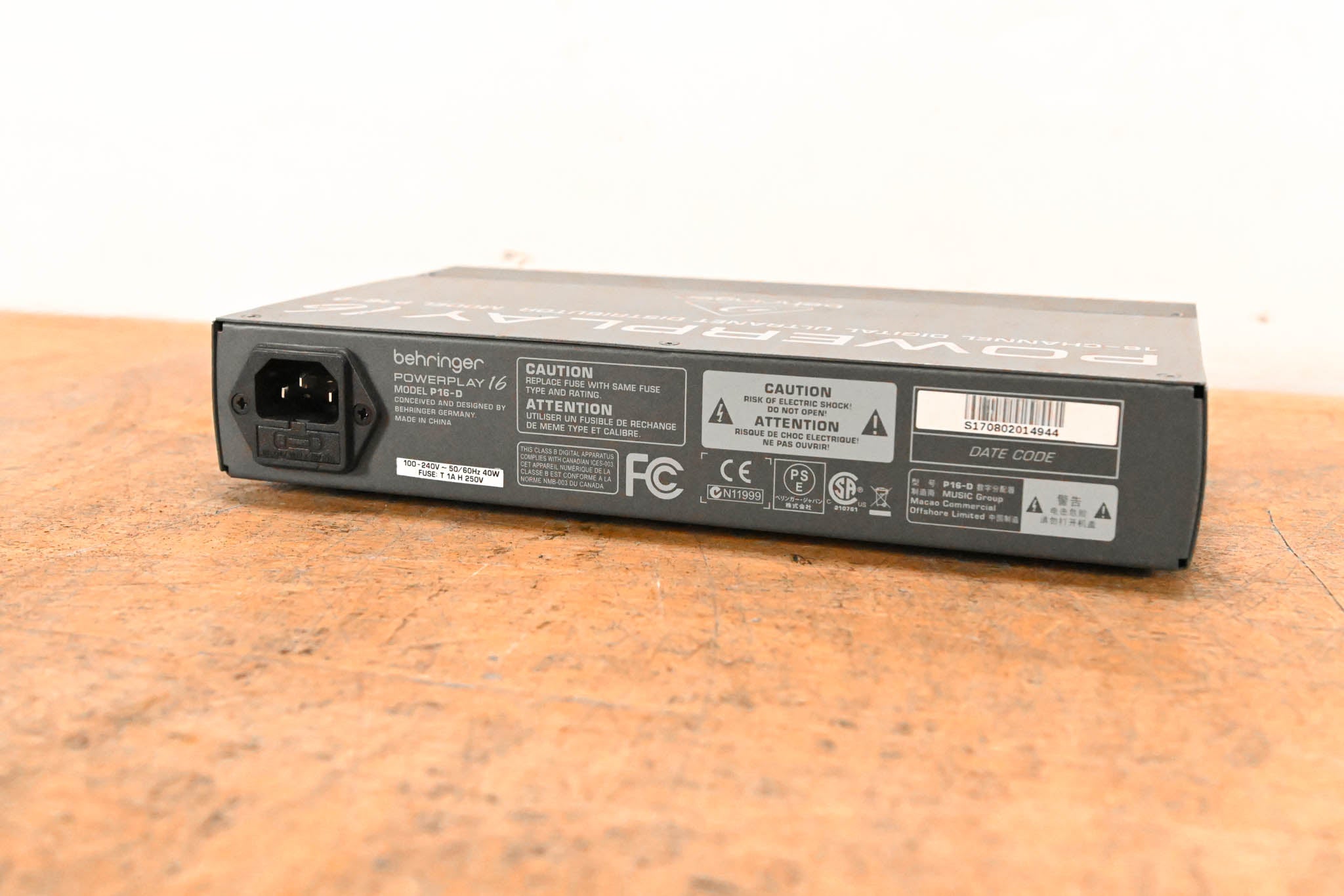 Behringer Powerplay P16-D 16-Channel Distribution Module