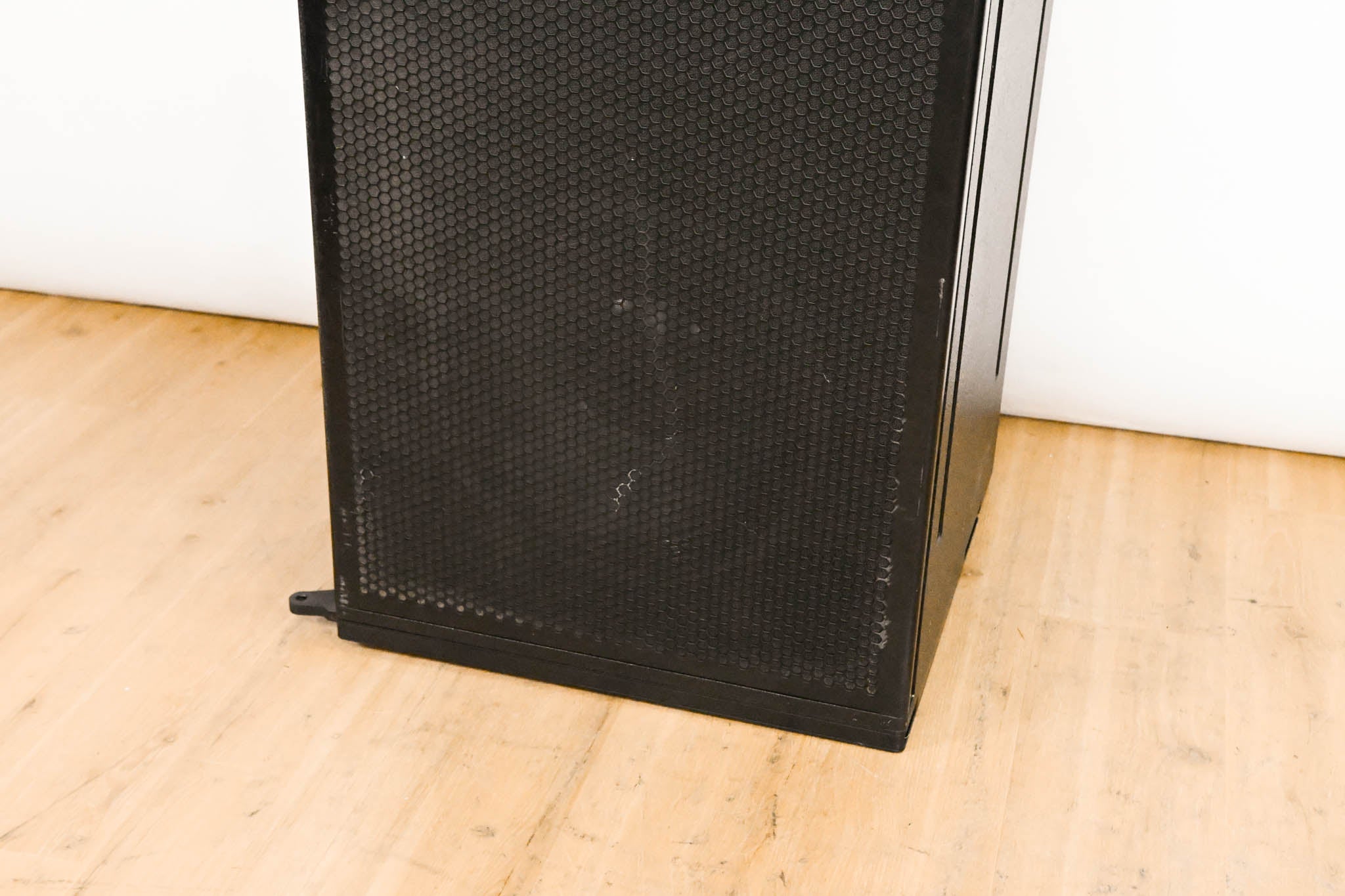 Meyer Sound 600-HP Compact High-Power Subwoofer