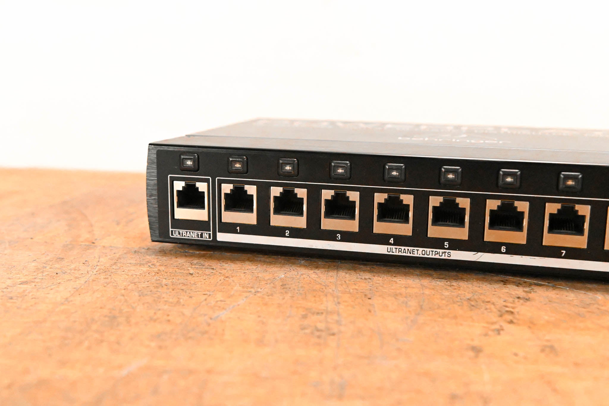 Behringer Powerplay P16-D 16-Channel Distribution Module
