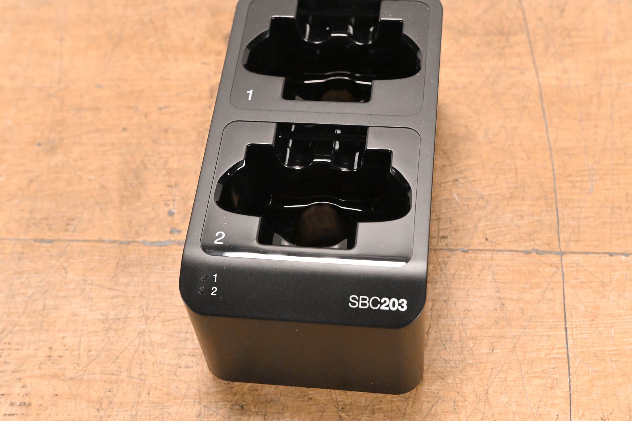 Shure SBC203 Dual-Docking Recharging Station