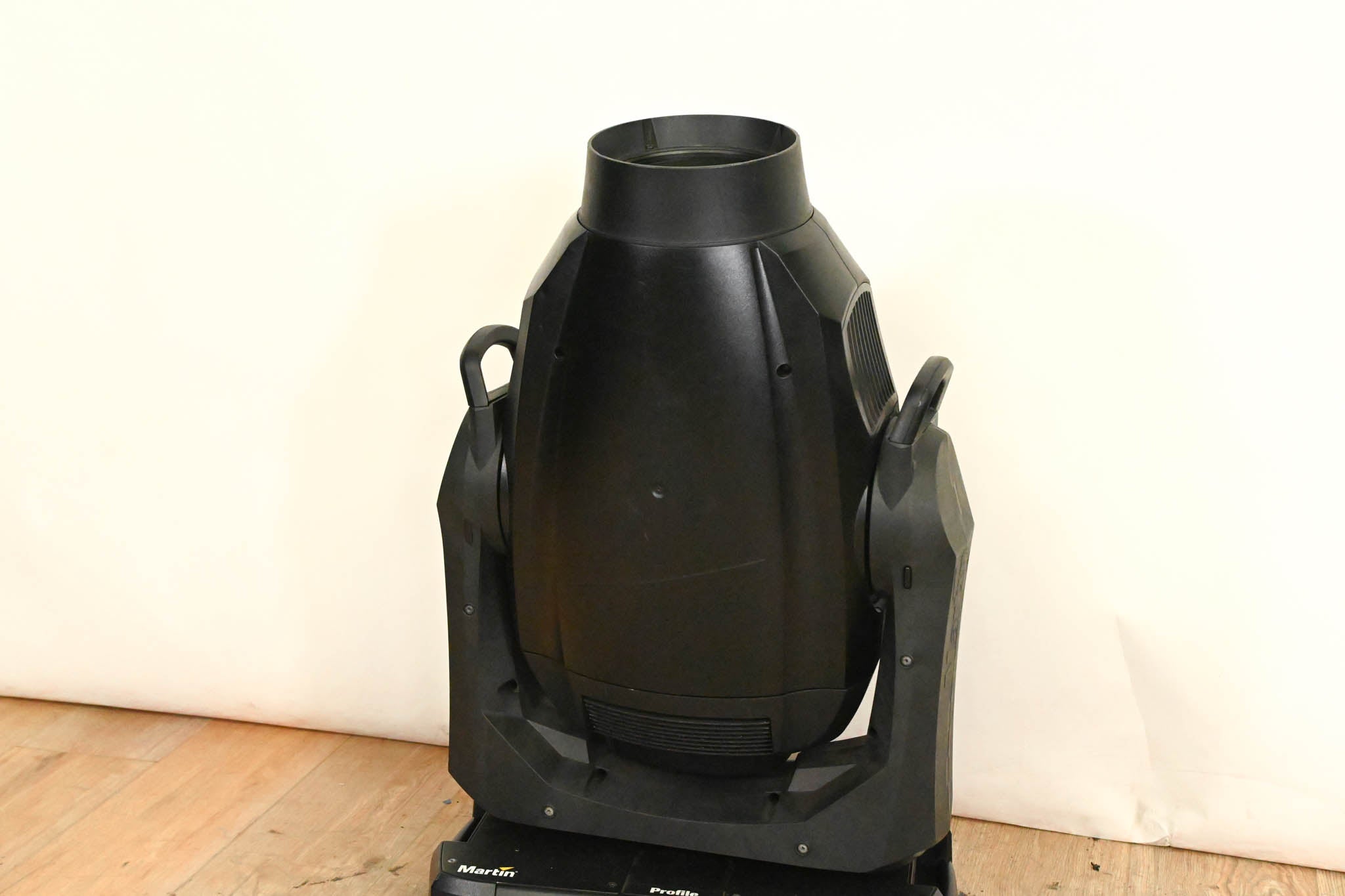 Martin MAC Viper Profile High Output Discharge-Based Moving Light