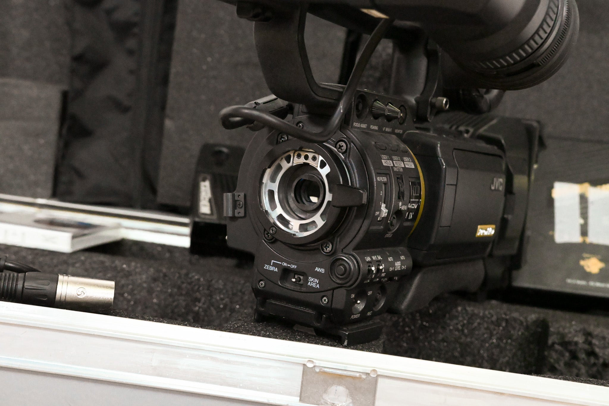 JVC GY-HD200U 1/3" 3-CCD Professional HDV Camcorder