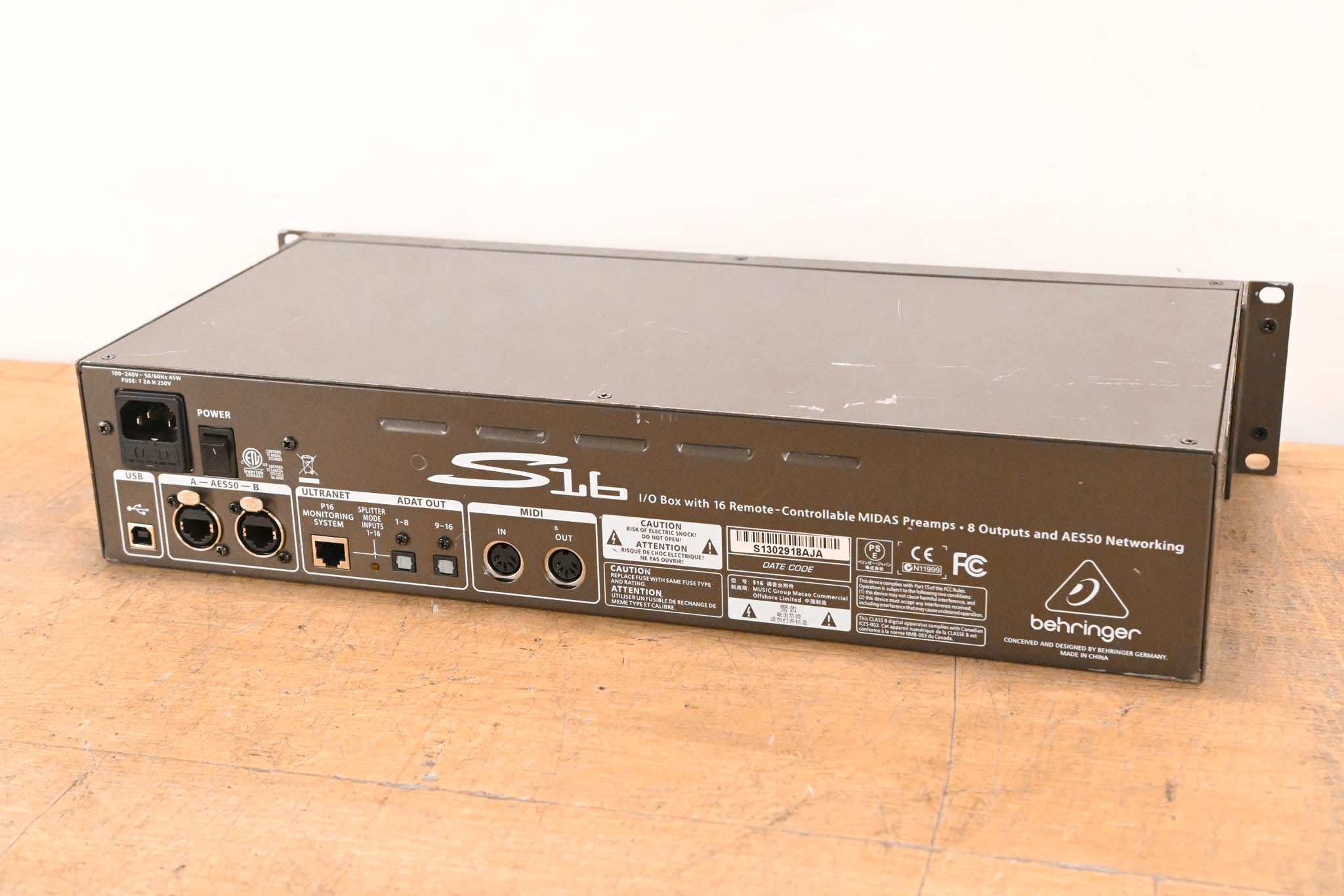 Behringer S16 16 x 8 Digital Stage Box