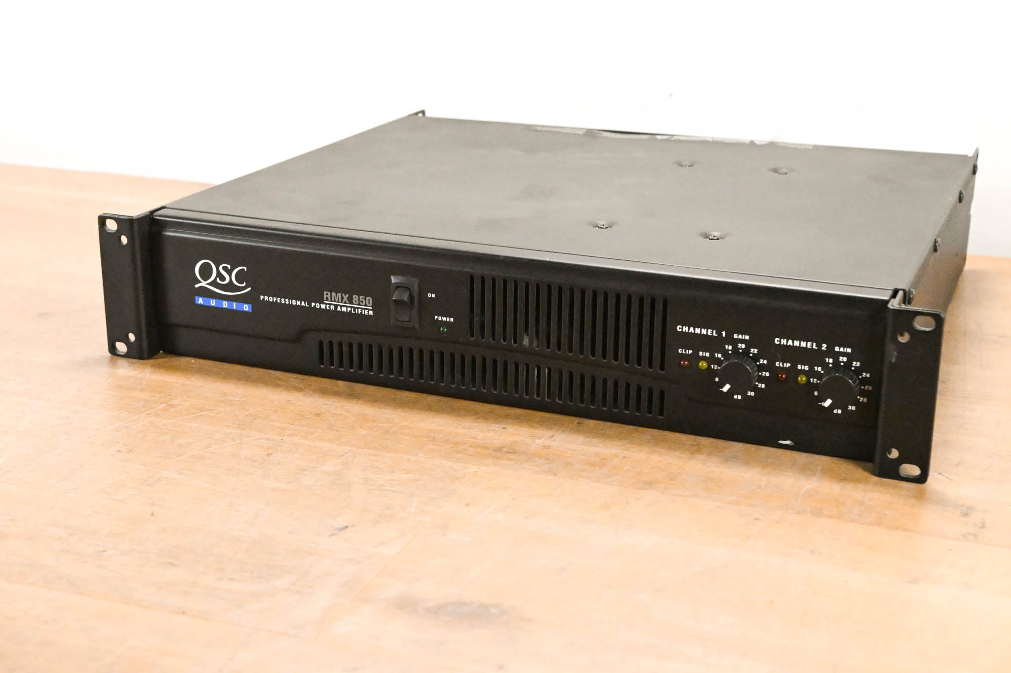 QSC RMX850 2-Channel Power Amplifier