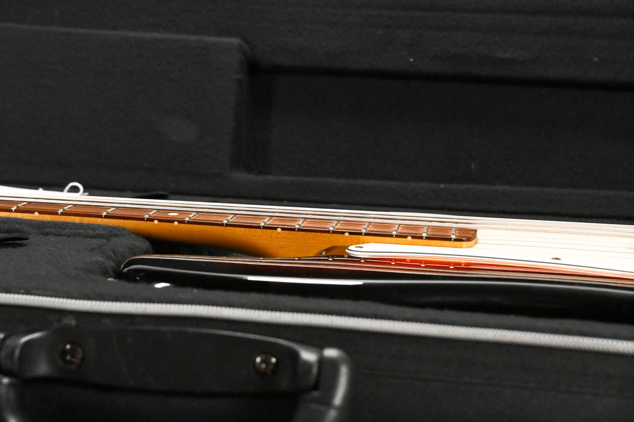 Fender Precision Bass 2009 MIM Sunburst With Case