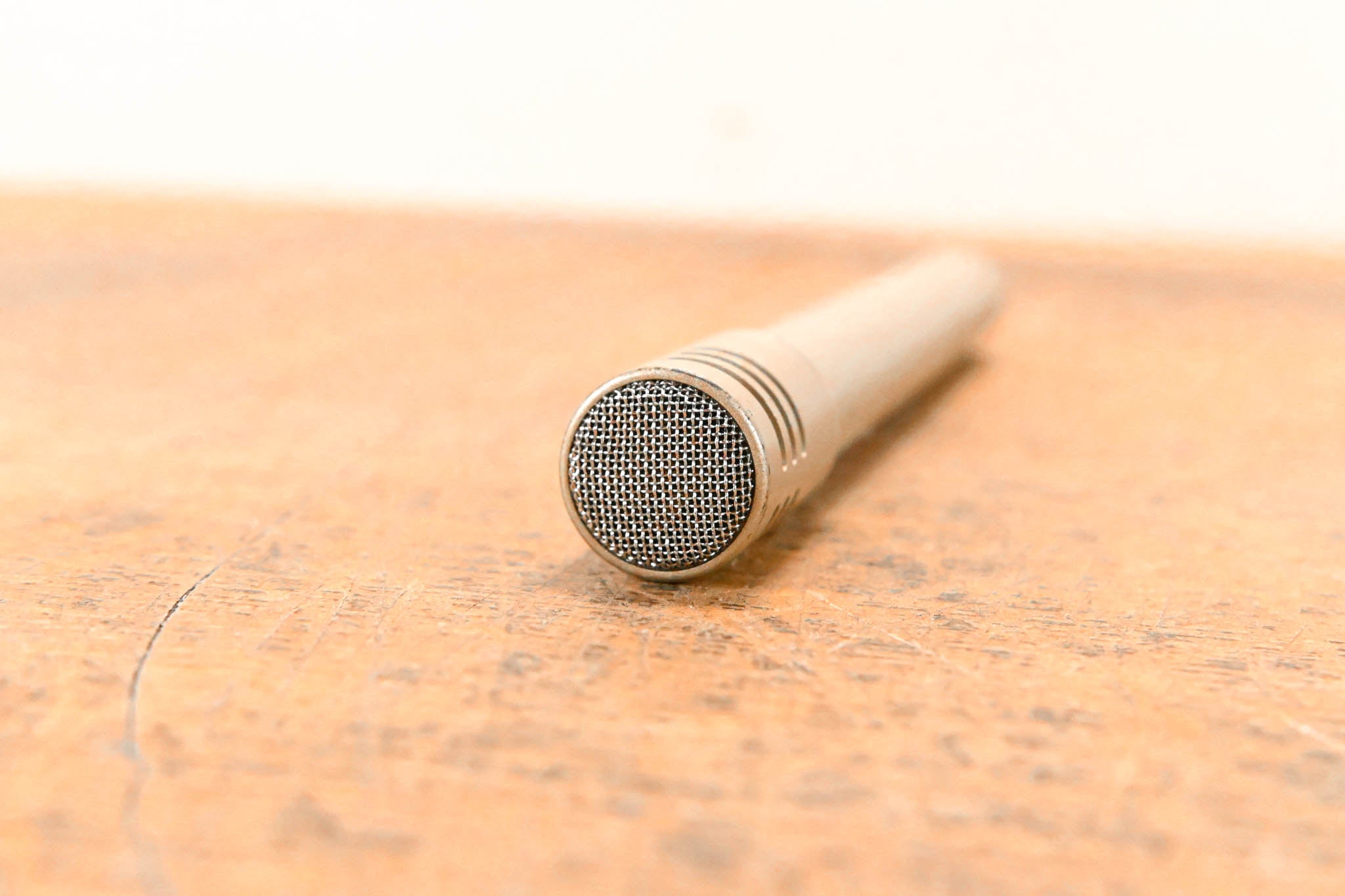Shure SM81 Cardioid Condenser Microphone