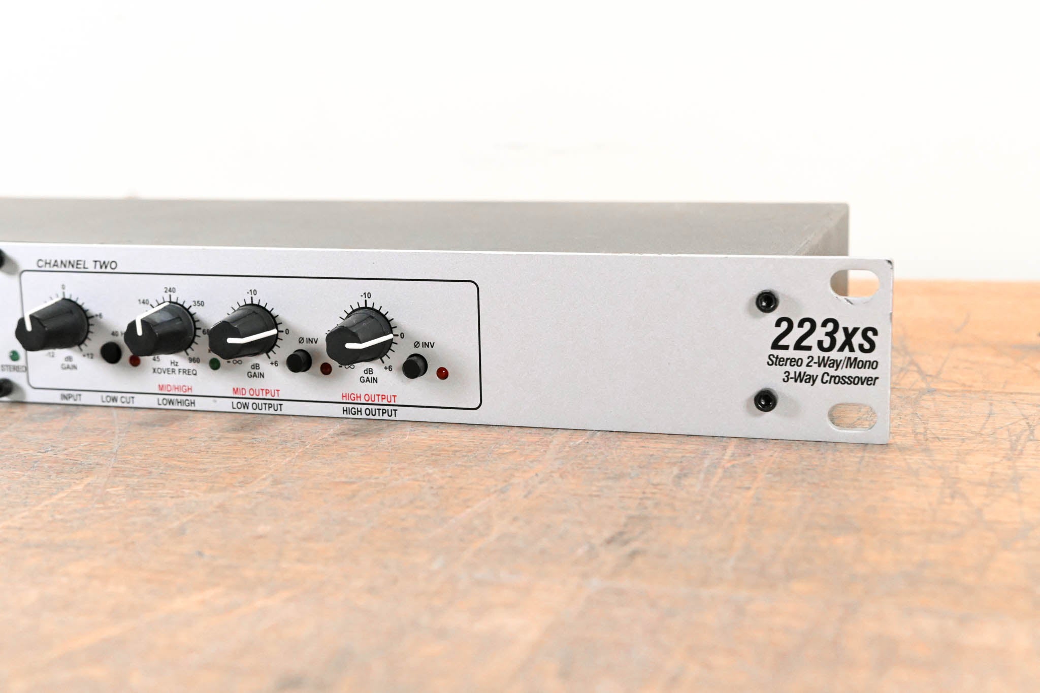 dbx 223xs Stereo 2-Way / Mono 3-Way Crossover