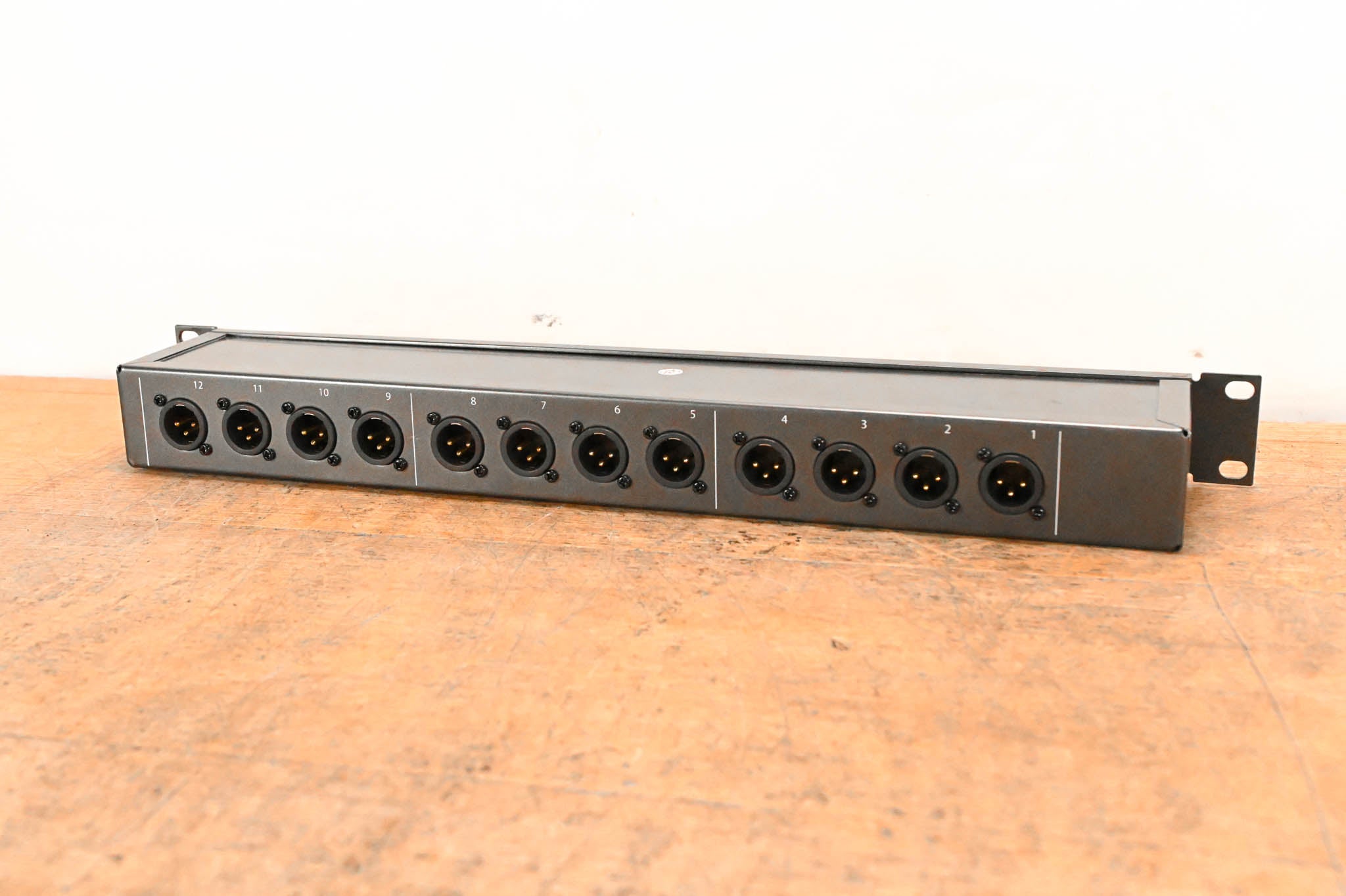Hosa PDR-369 XLR3F to XLR3M Patch Bay