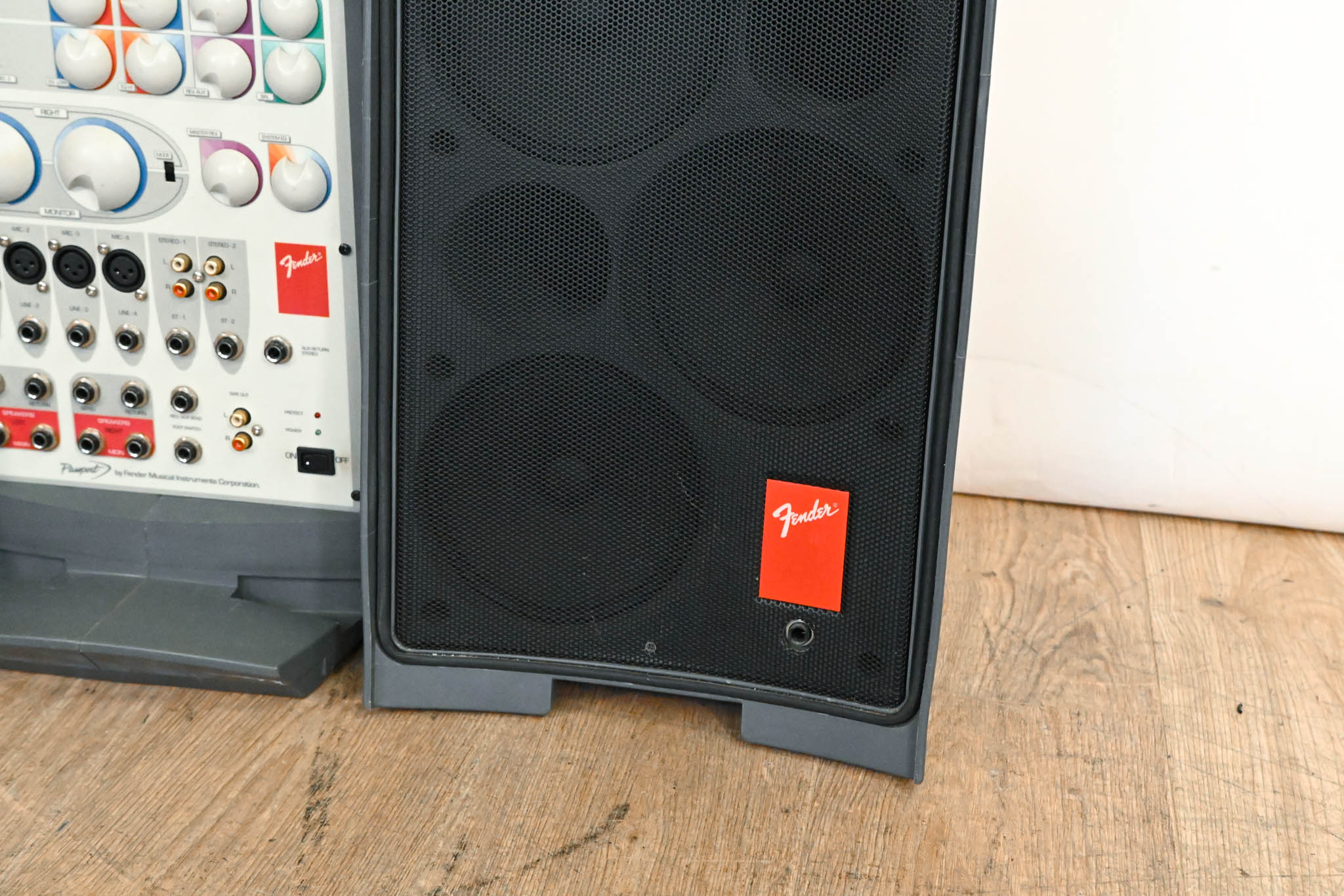 Fender Passport P-250 4-Channel Portable PA System