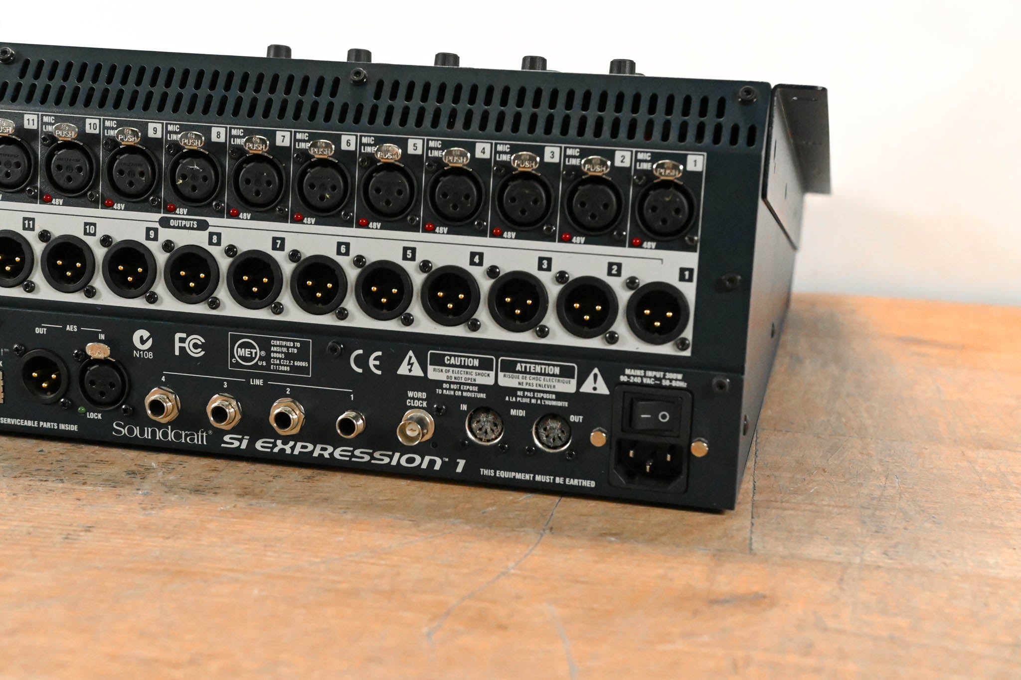 Soundcraft Si Expression 1 16-Channel Digital Audio Mixing Console