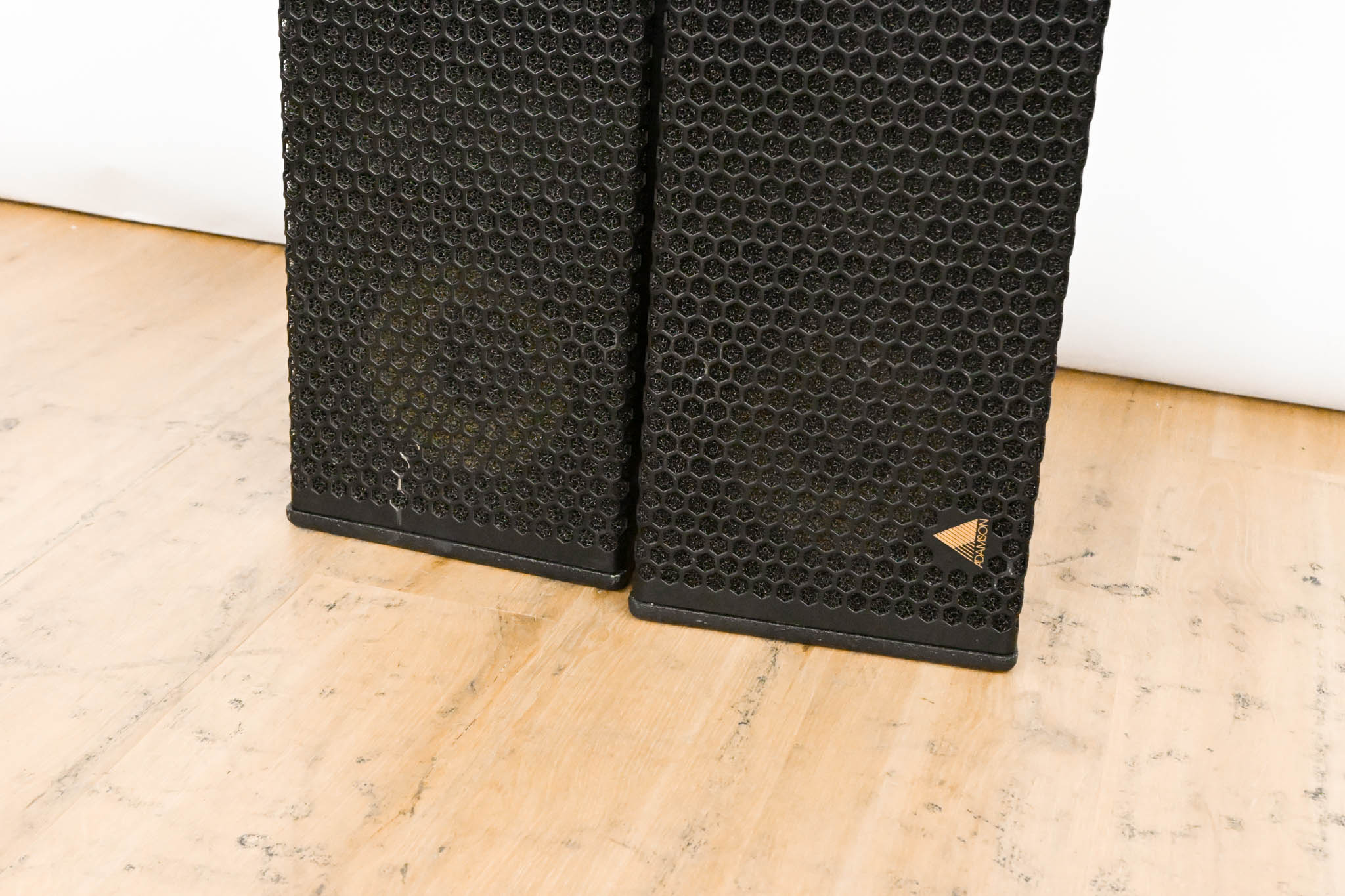 Adamson SpekTrix Wave Wide Angle Vertical Enclosure (PAIR)
