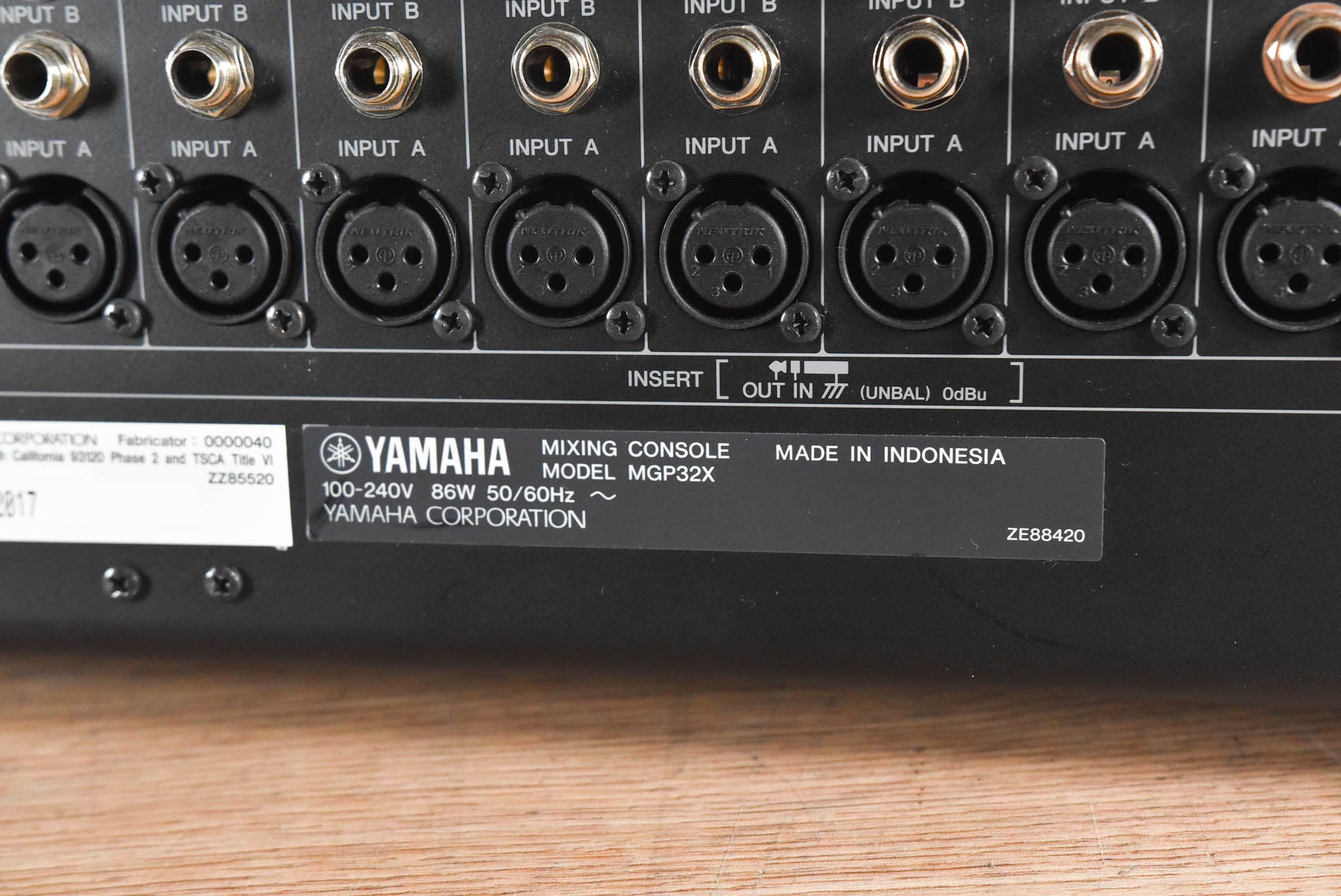 Yamaha MGP32X 32-CH Analog Mixing Console w/ DSP Effects