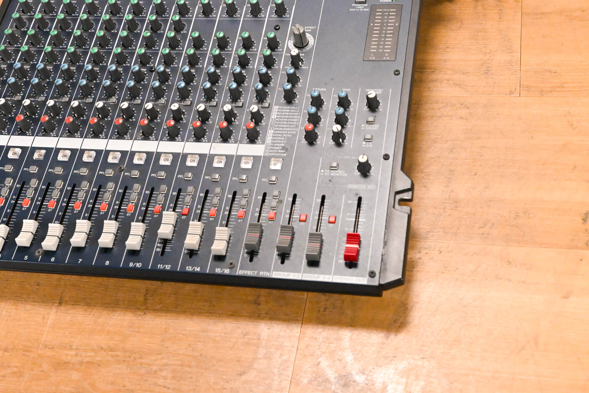 Yamaha MG166CX 16-Channel, 6-Bus Analog Mixer