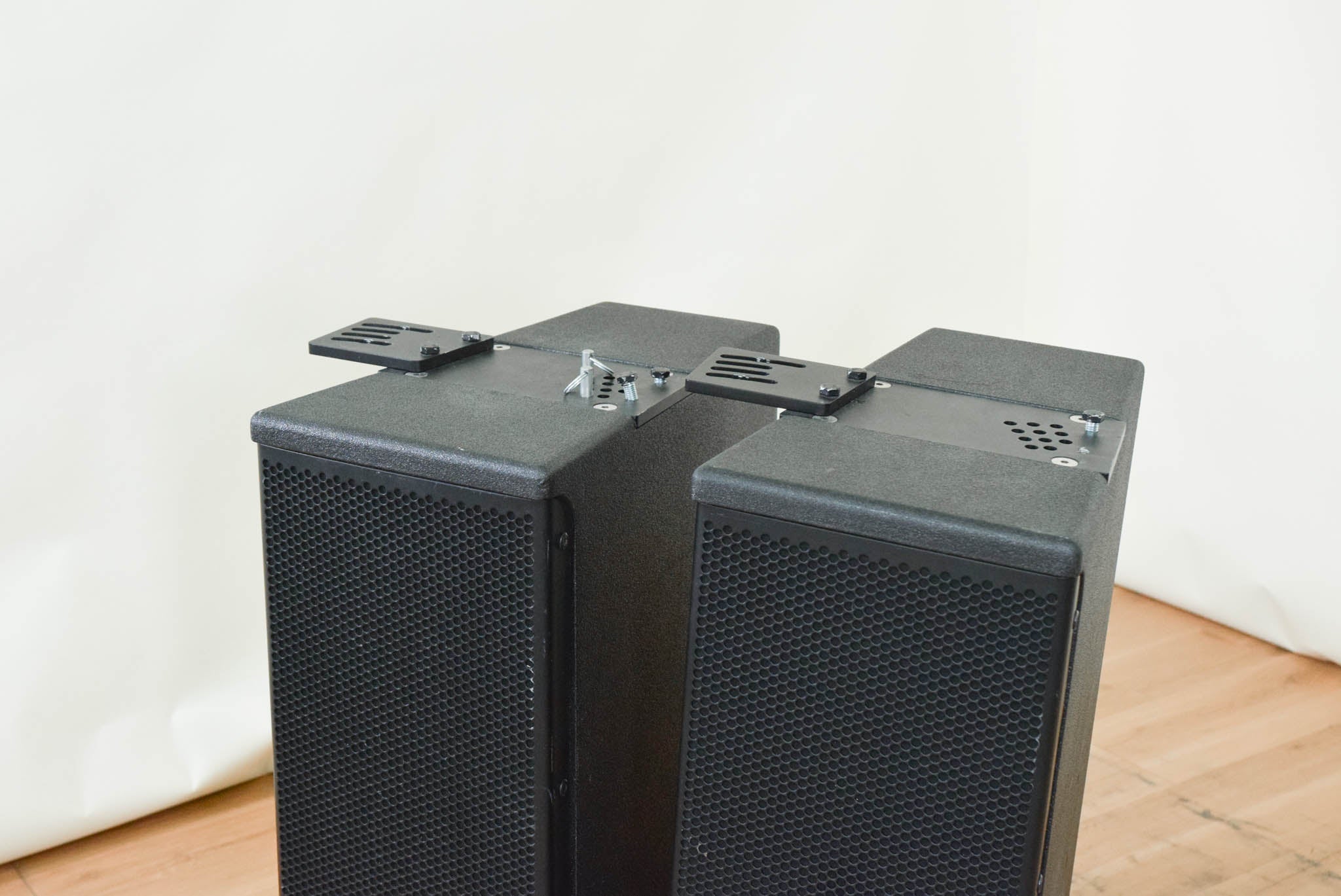 WorxAudio V8i Two-Way Line Array Loudspeaker (PAIR)