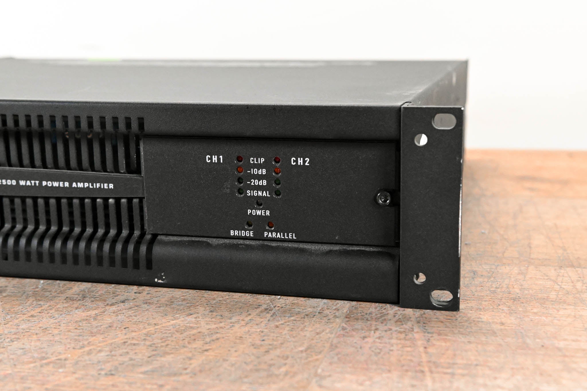 QSC PL325 Powerlight 3 Series 2-Channel Power Amplifier