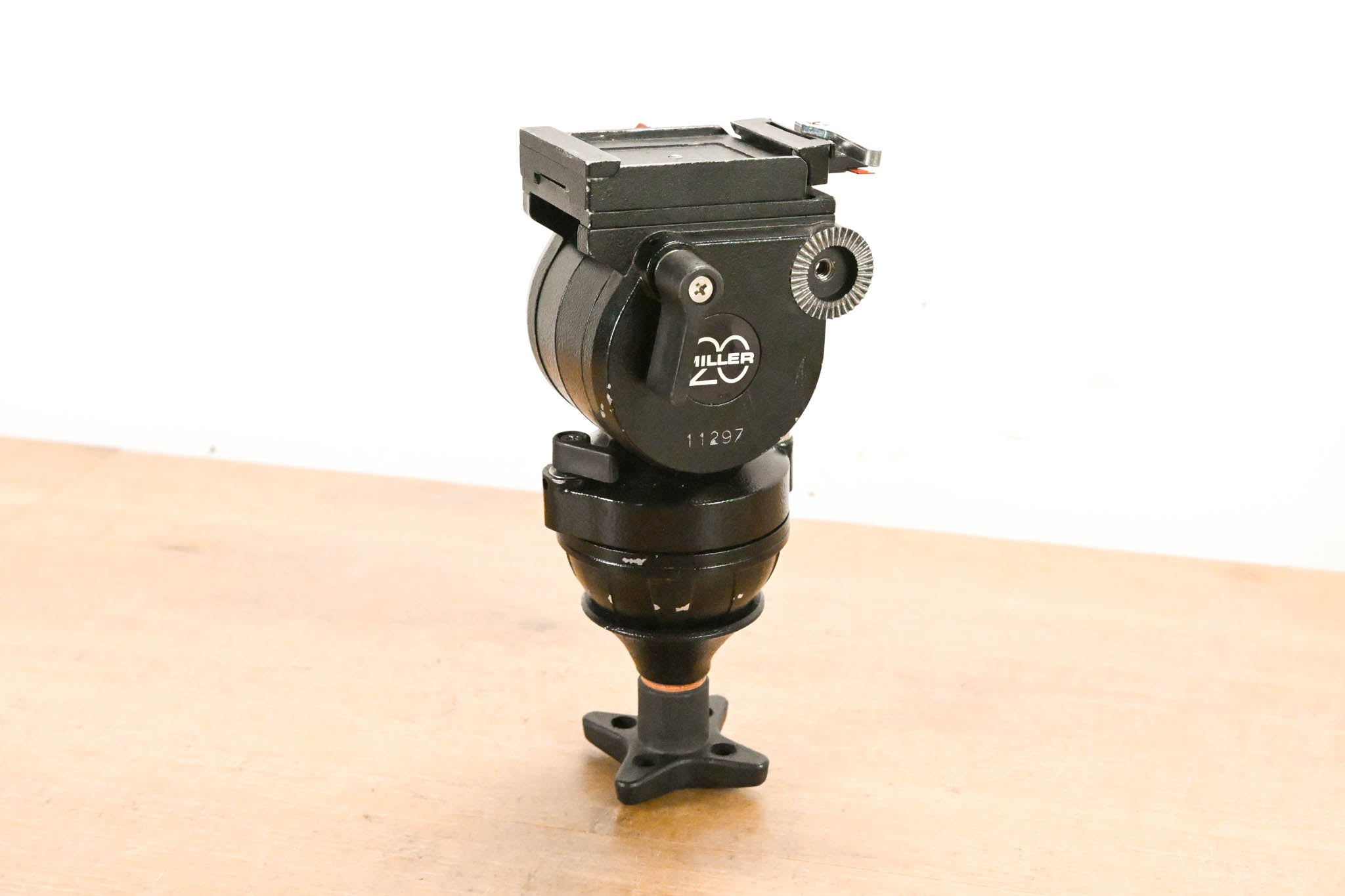 Miller 20 Fluid Tripod Head w/ Ball Leveling Base