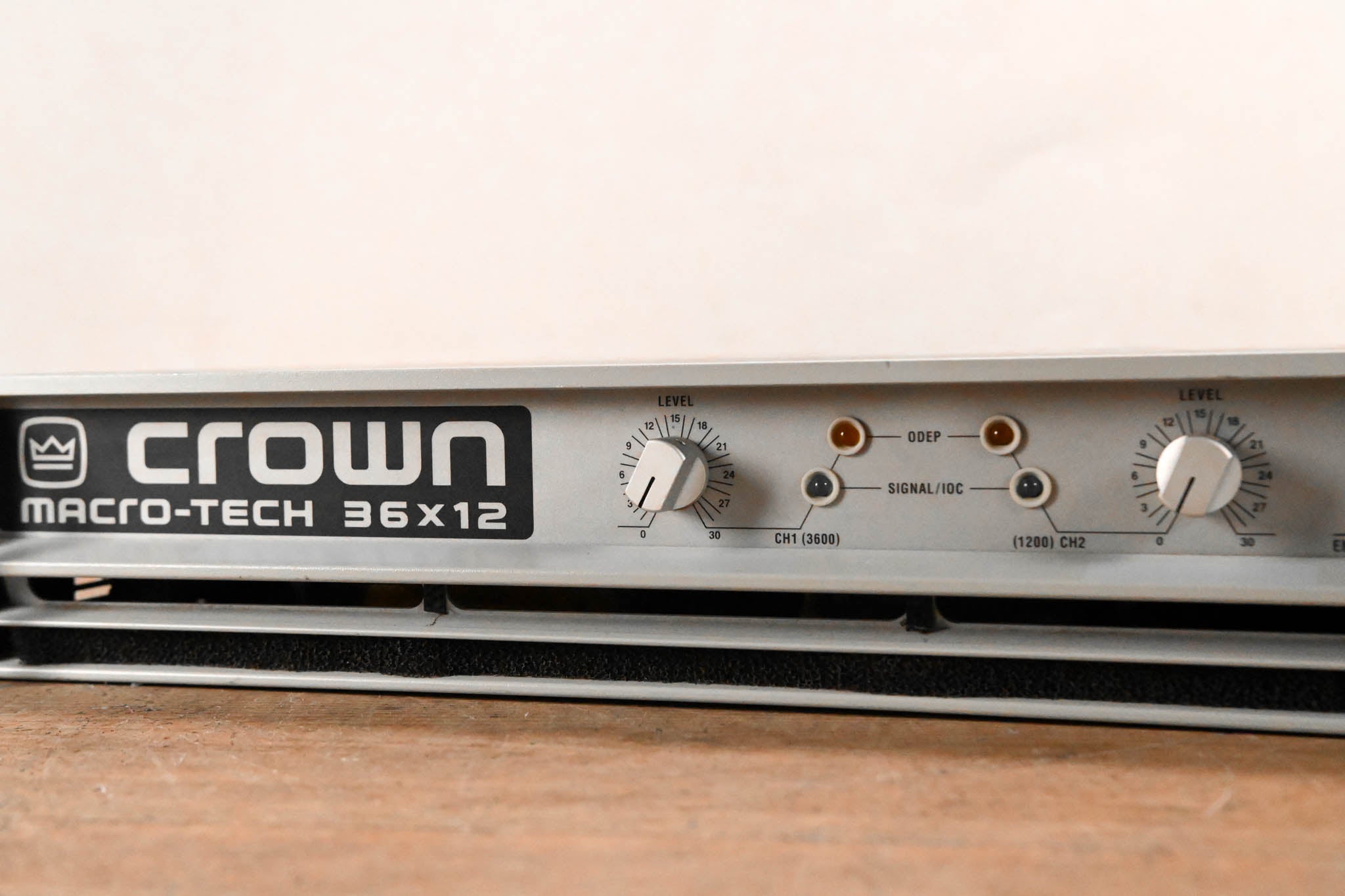 Crown Macro-Tech 36x12 2-Channel Power Amplifier