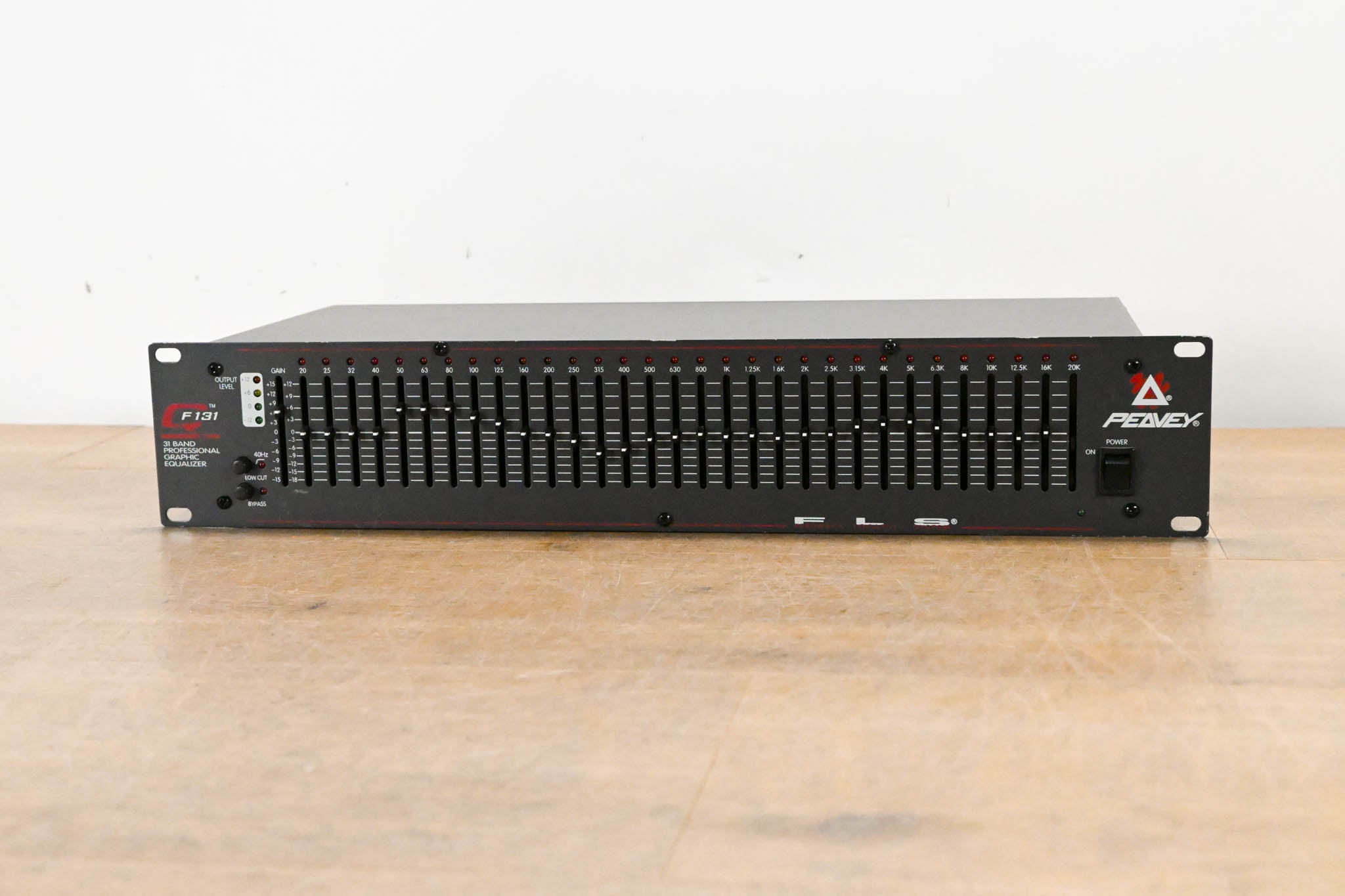 Peavey QF 131 31-Band Graphic Equalizer