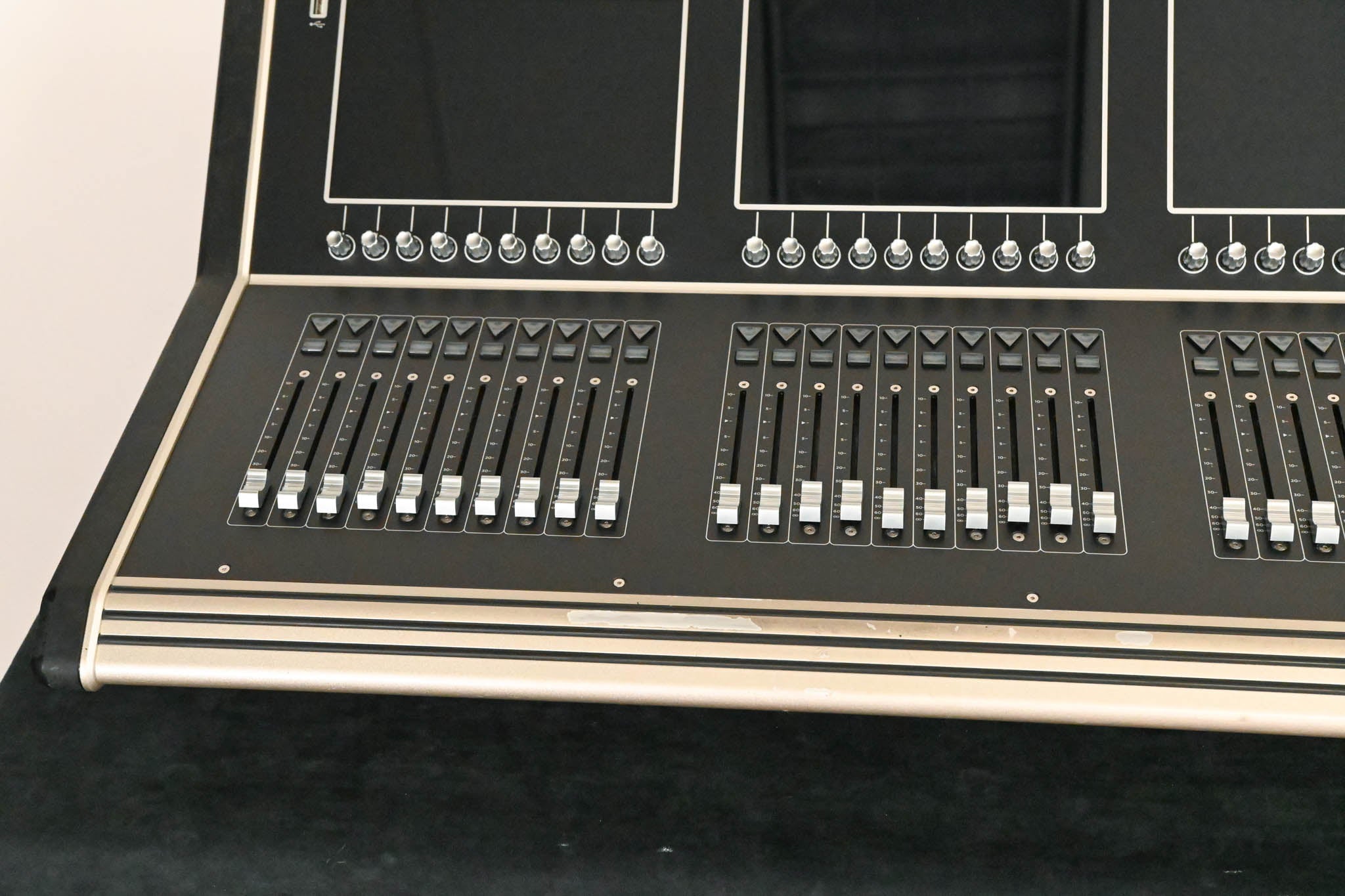 DiGiCo S31 48-Channel Digital Mixing Console