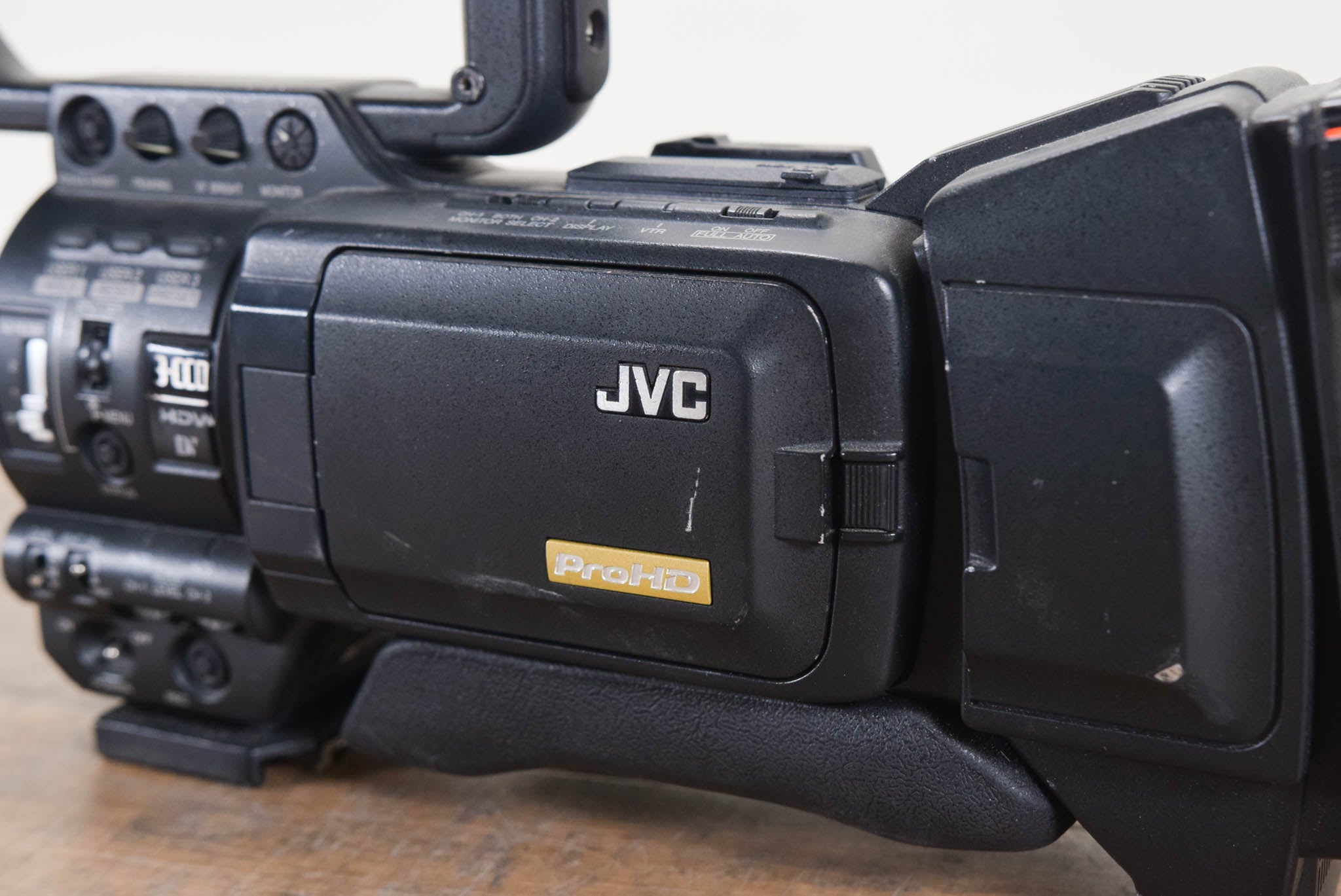 JVC GY-HD250CHU 1/3" 3-CCD Professional HDV Camcorder