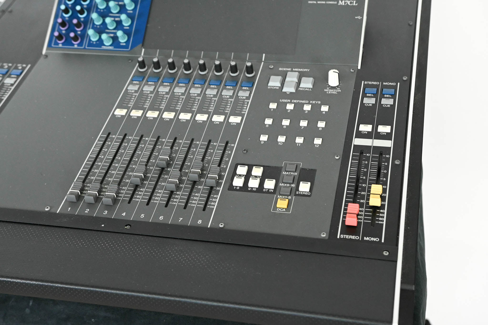 Yamaha M7CL-32 32-Channel Digital Audio Mixing Console