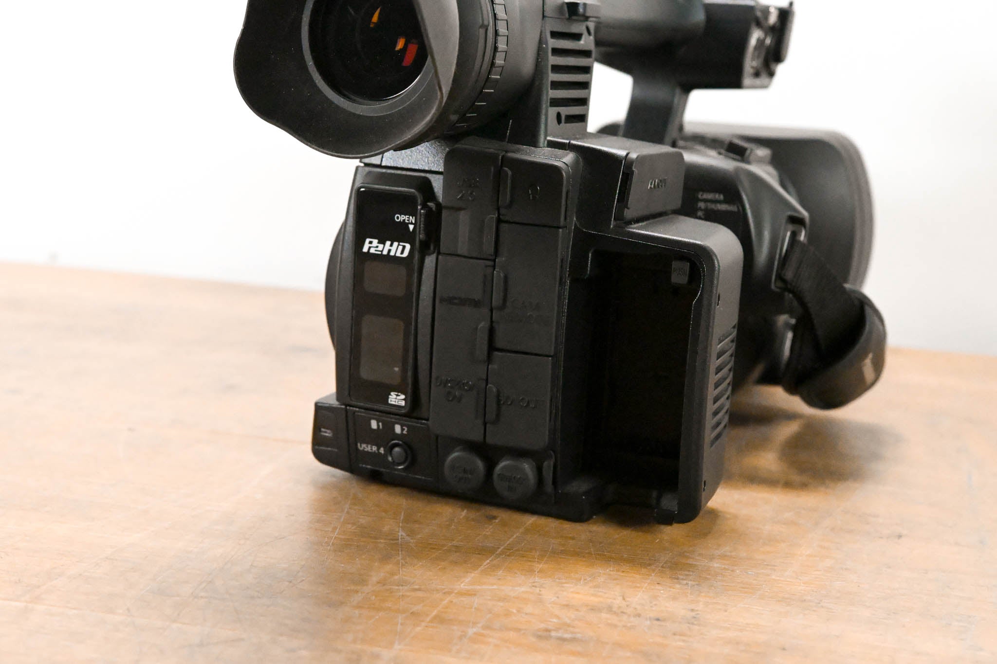 Panasonic AG-HPX250P P2 HD Handheld Camcorder