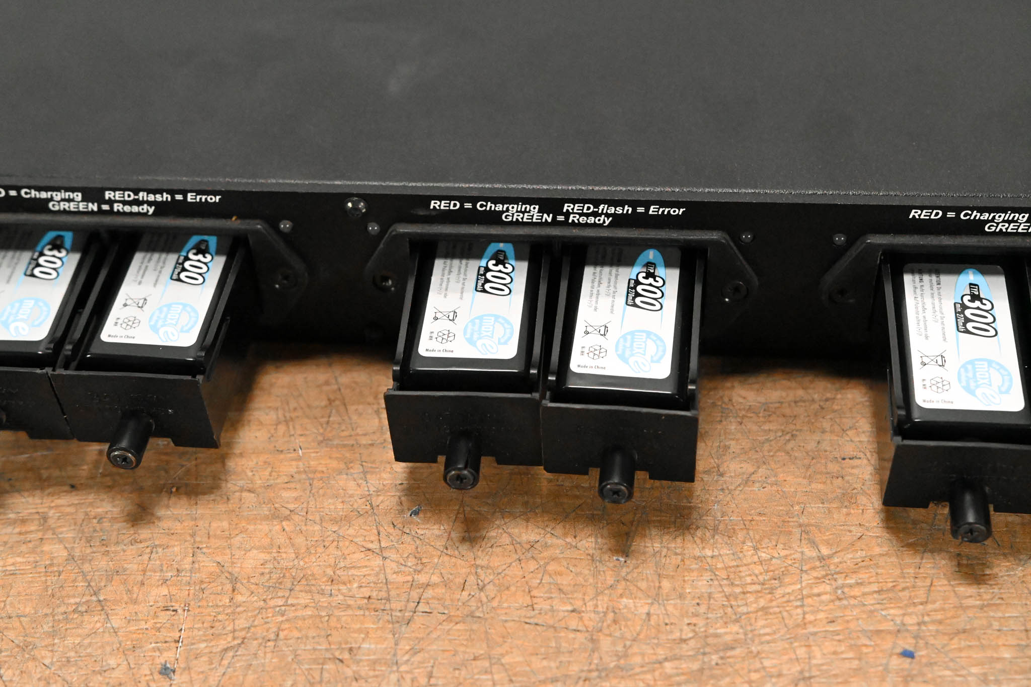 Ansmann Professional 8 - 9V Rack Mount Battery Charger