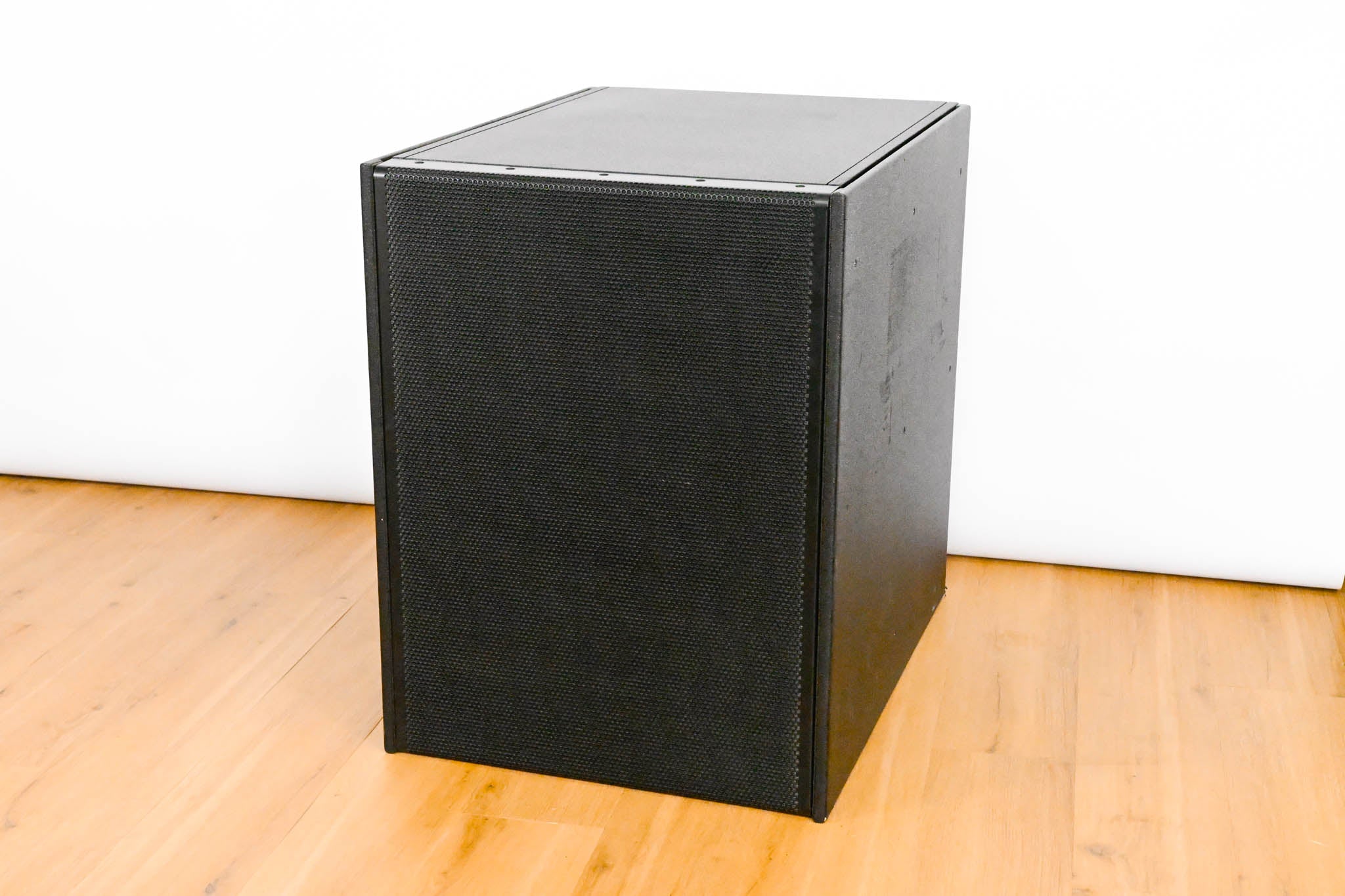 Electro-Voice (EV) EVA-2151D Dual 15" Passive Line Array Subwoofer