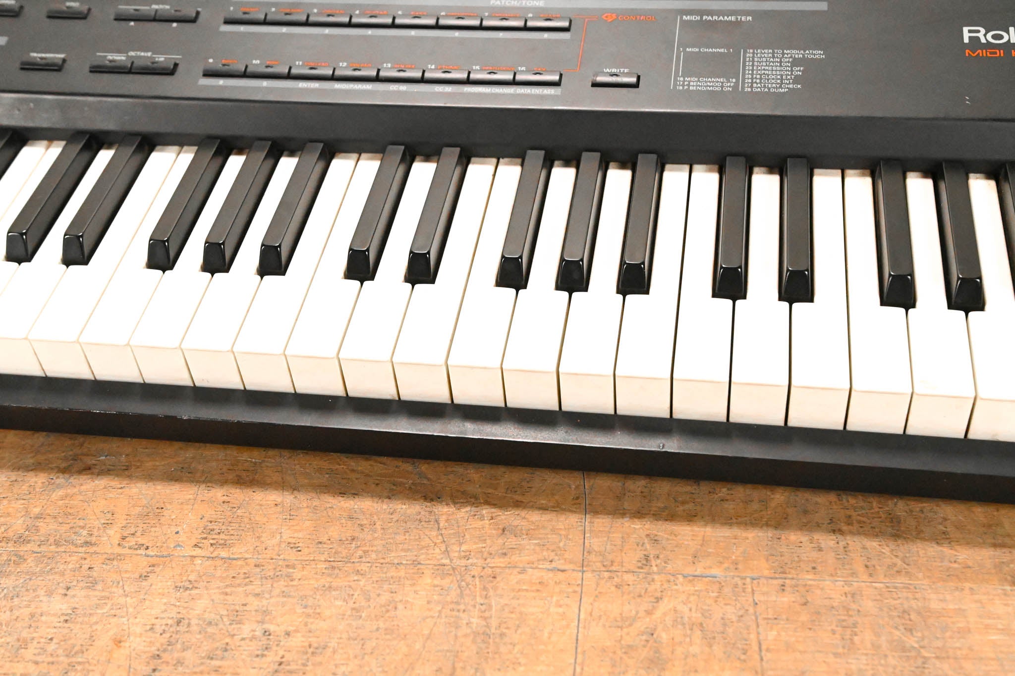 新品同様 Roland A-33 76鍵 MIDIキーボードコントローラー Roland A-33 76-Key MIDI Keyboard Controller CG01MCC