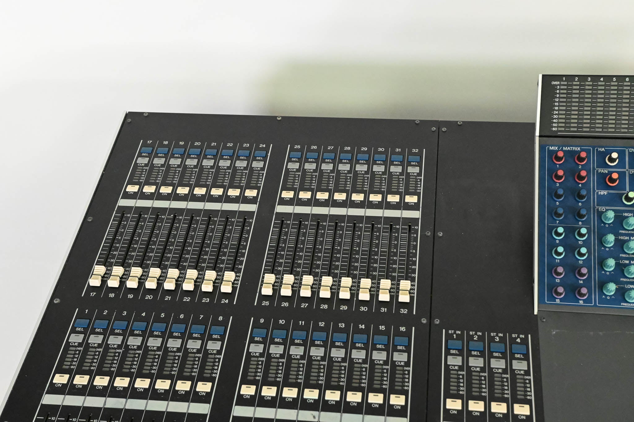 Yamaha M7CL-48 48-Channel Digital Audio Mixing Console