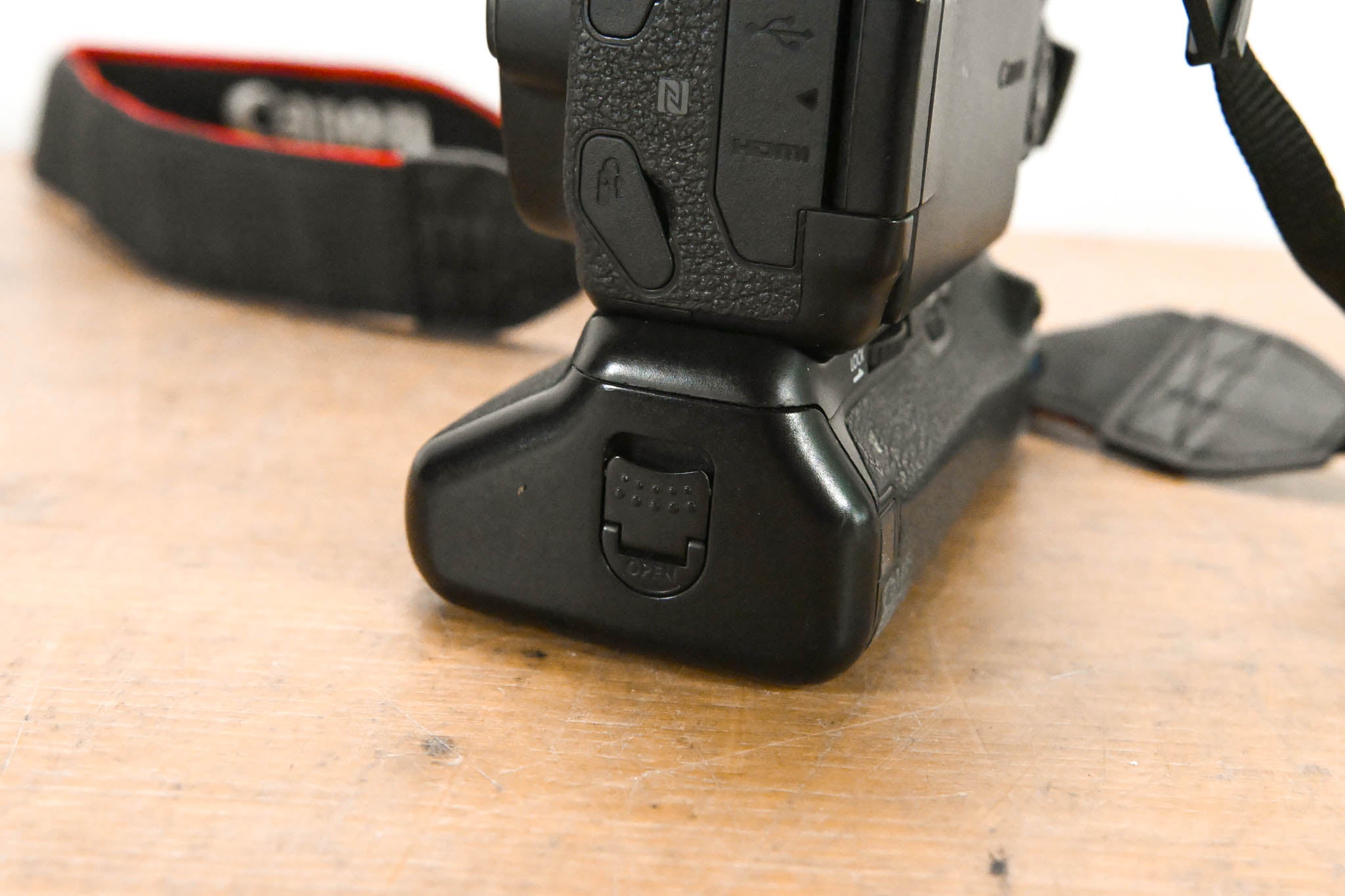 Canon EOS 80D DSLR Camera Body w/ Battery Grip