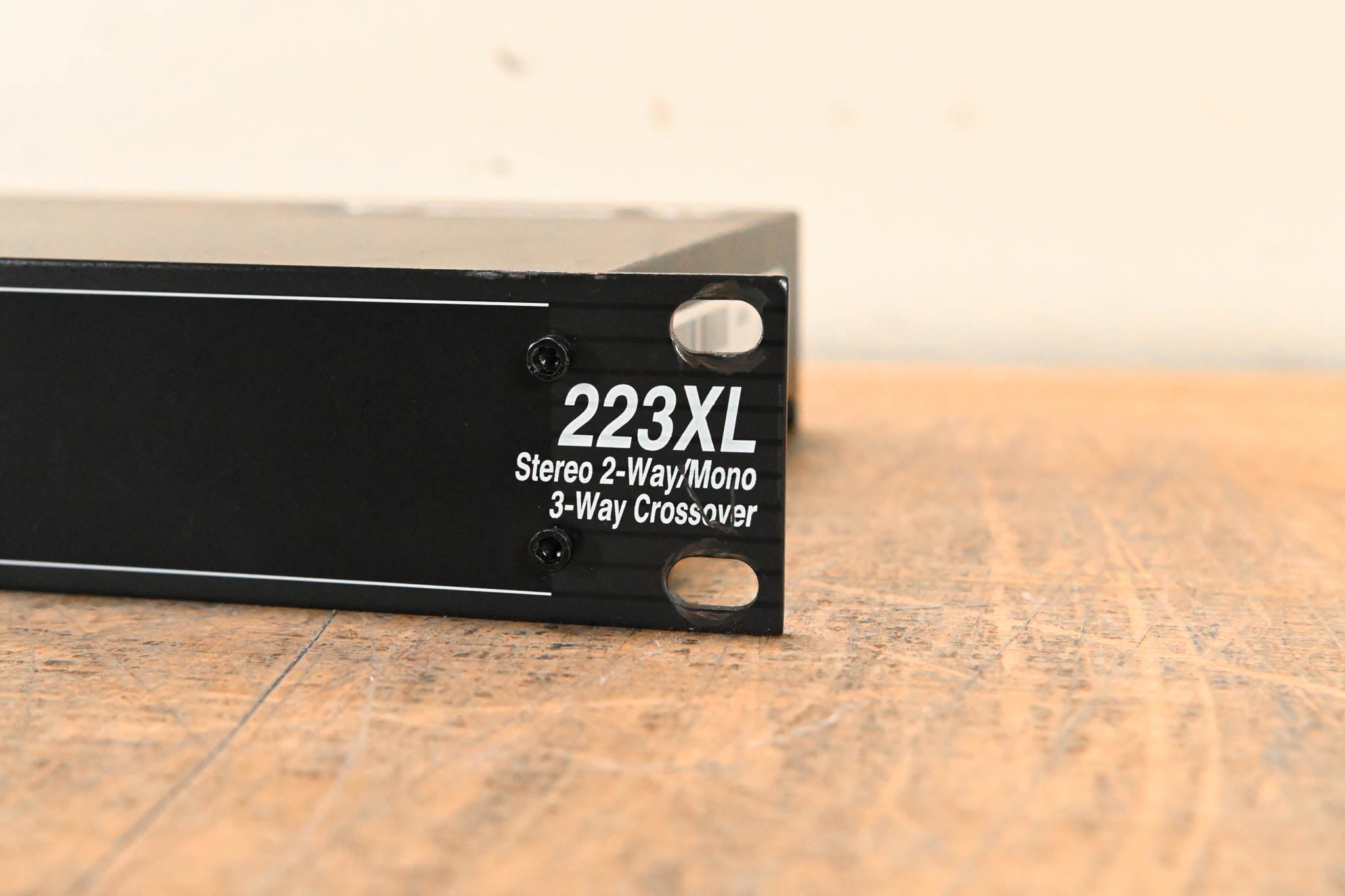 dbx 223XL Stereo 2-Way / Mono 3-Way Crossover