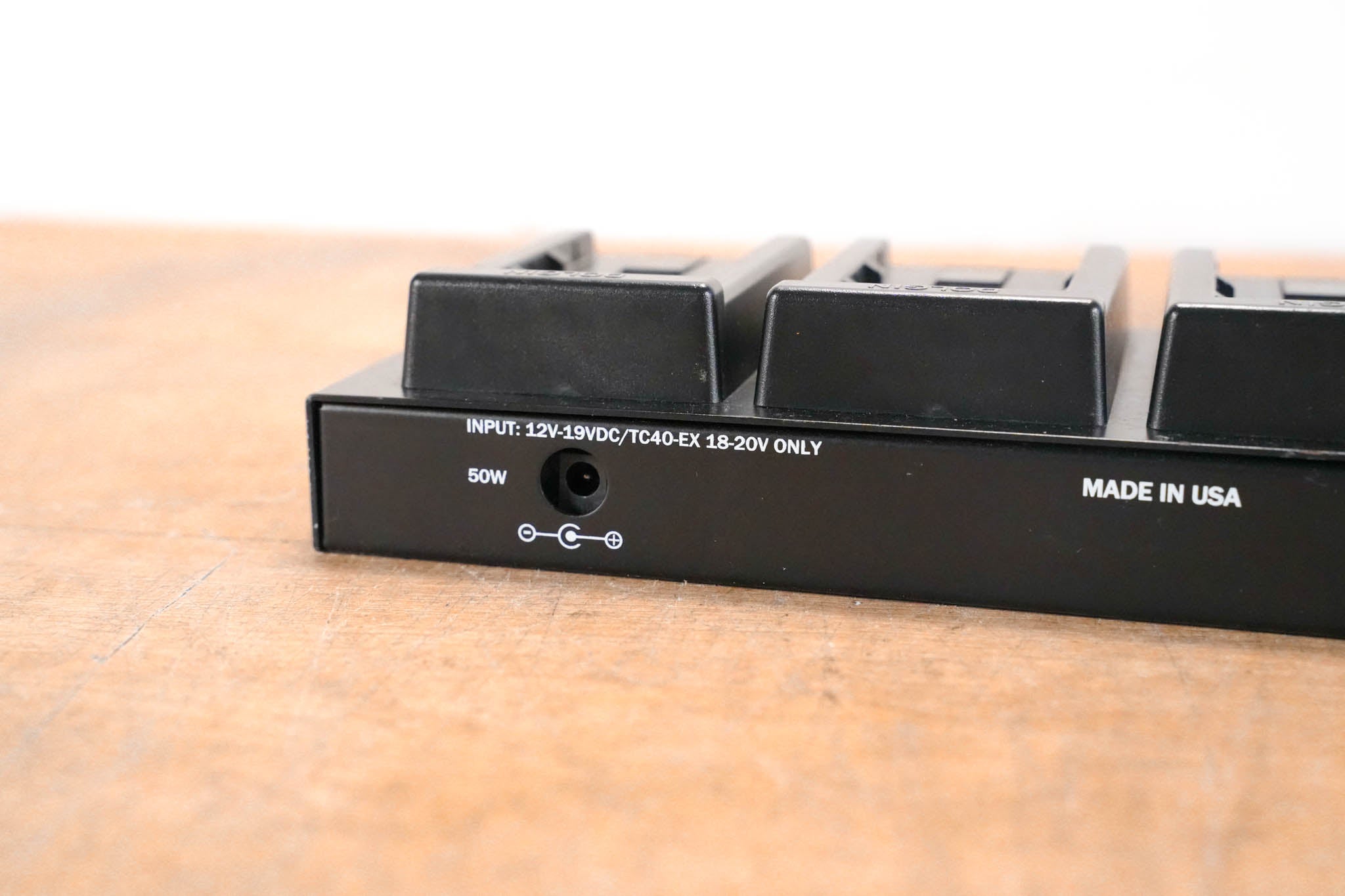 Dolgin Engineering TC40 4 Position Battery Dock for Canon (NO PSU)