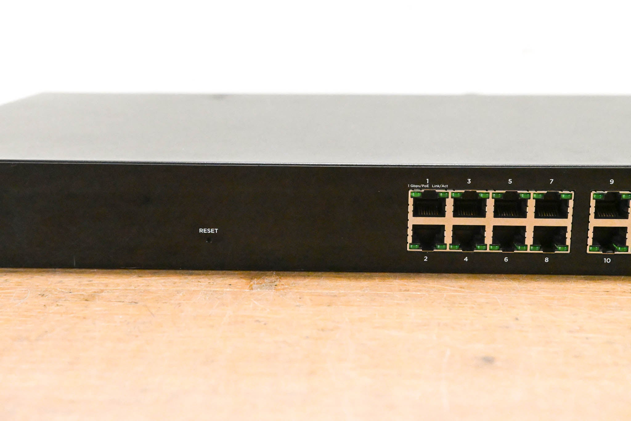 Arkanis AN-210-SW-F-16-POE Network Switch 16-Port GbE L2 Managed PoE