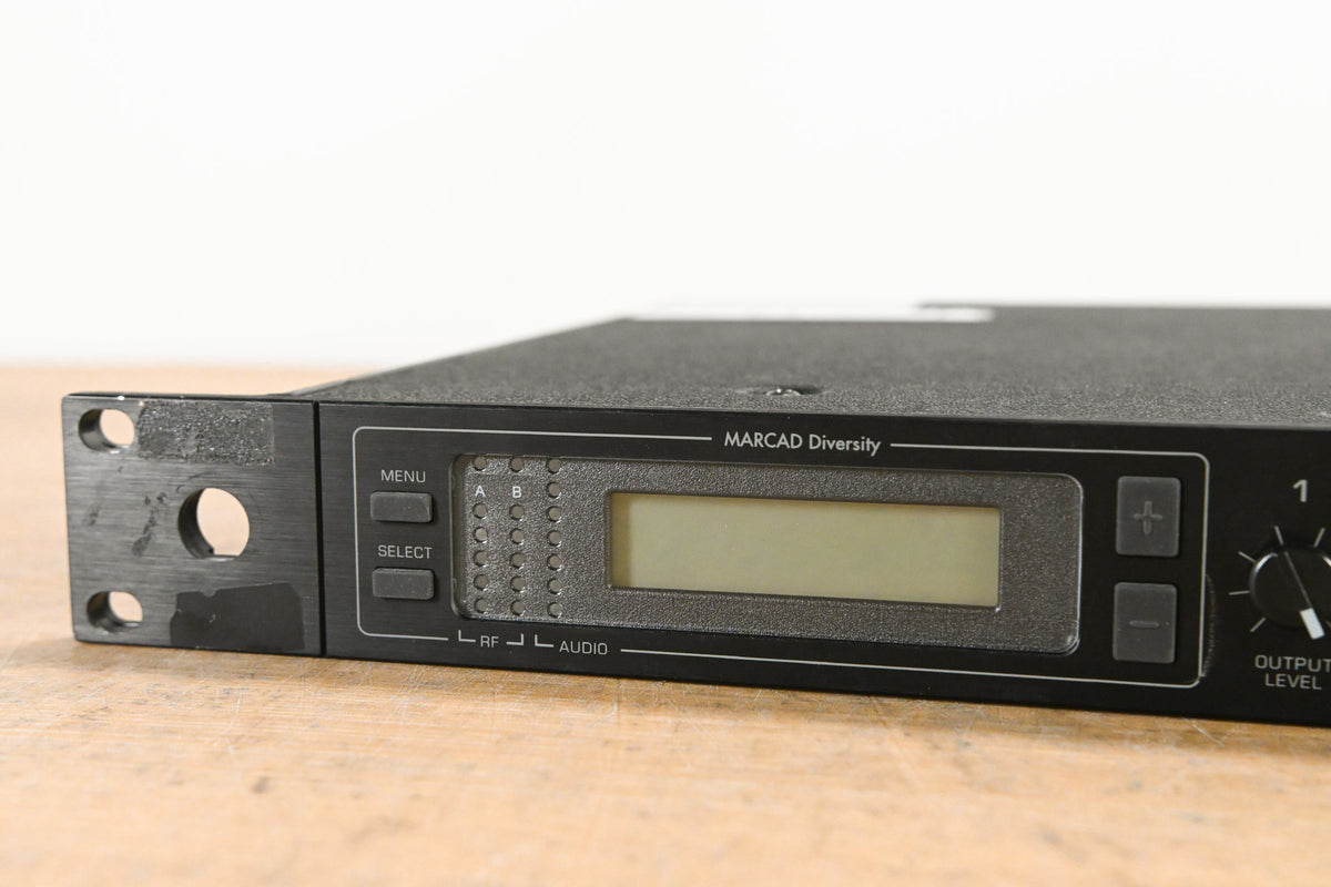 Shure U4D-J4 UHF Dual-Channel Wireless Receiver - J4 Band: 554-584 MHz