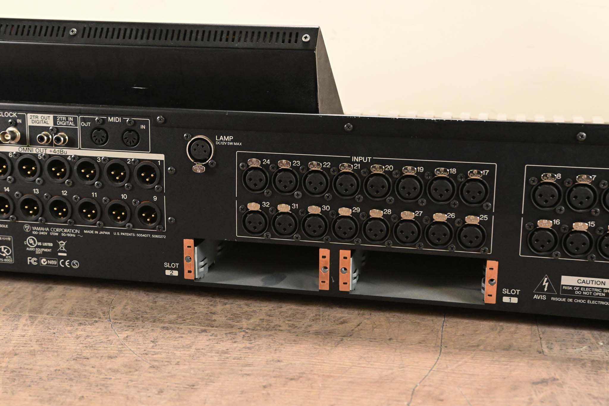 Yamaha LS9-32 32-Input Digital Mixing Console