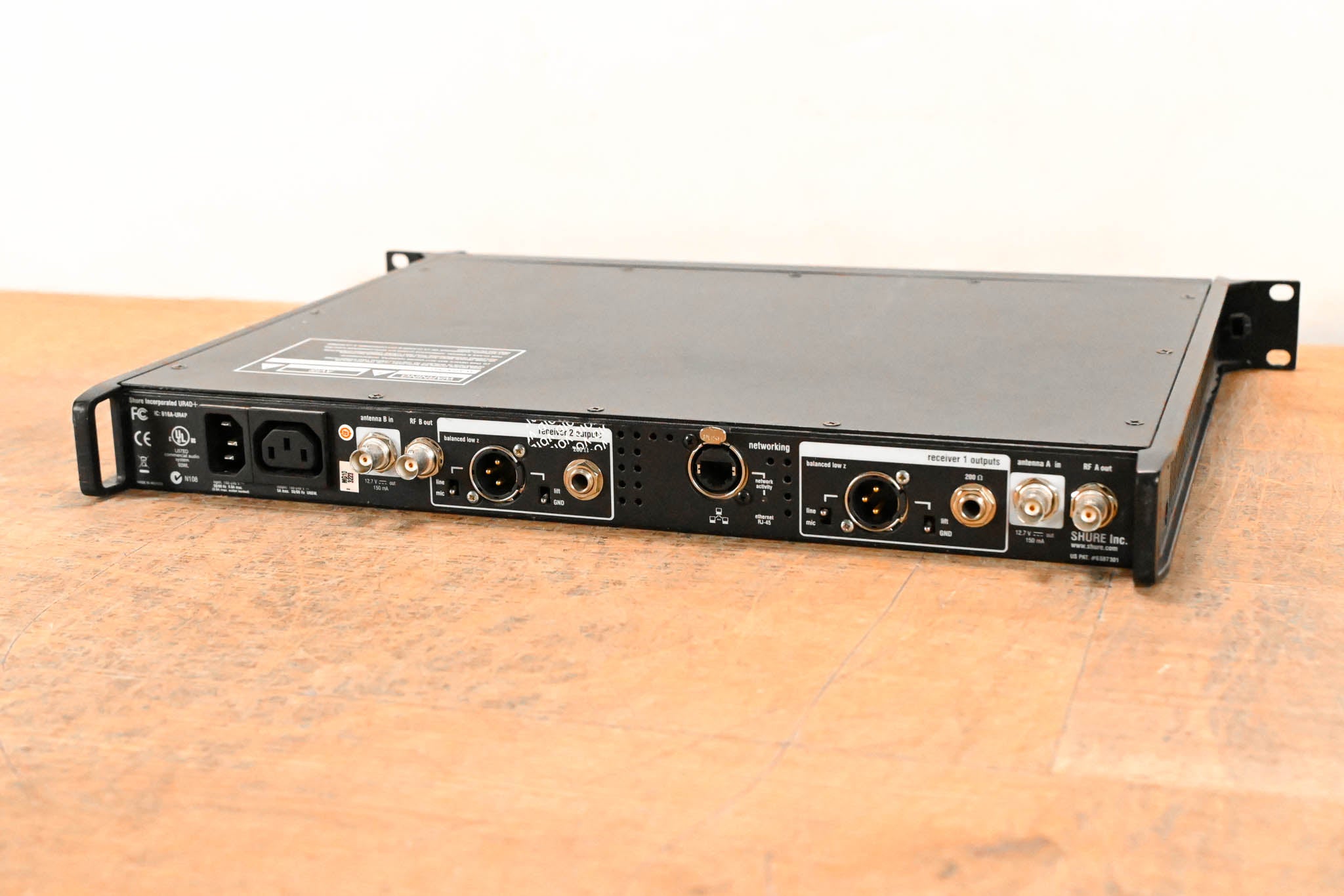 Shure UR4D+ Dual Wireless Receiver w/ two Bodypacks J5 Band: 578-638 MHz