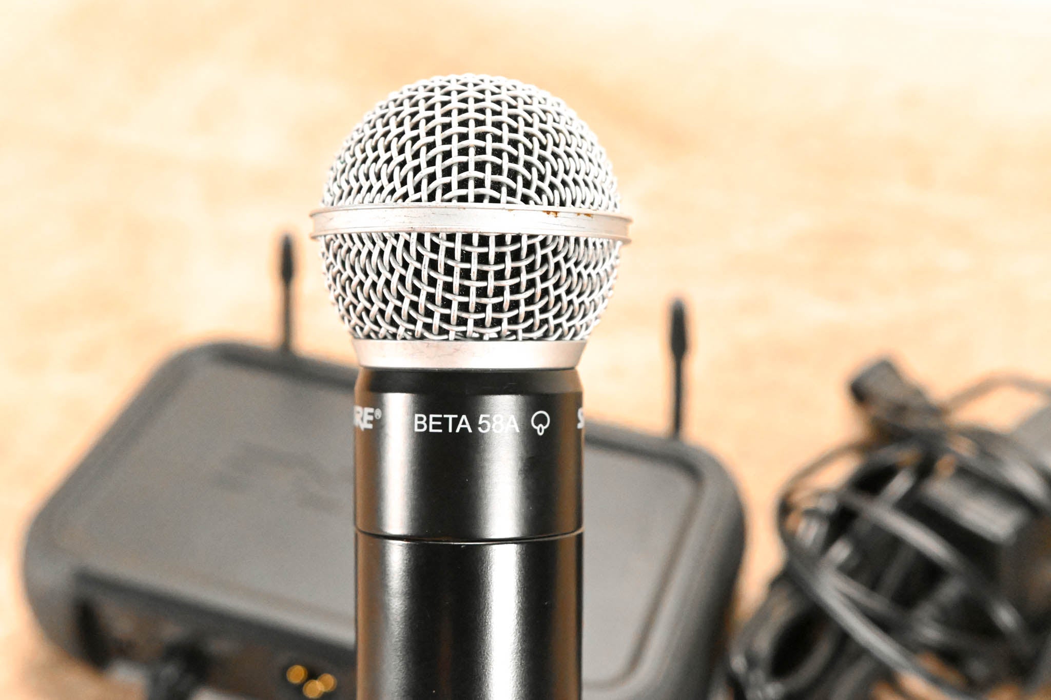 Shure PGXD24/BETA58-X8 Digital Wireless Handheld Microphone System