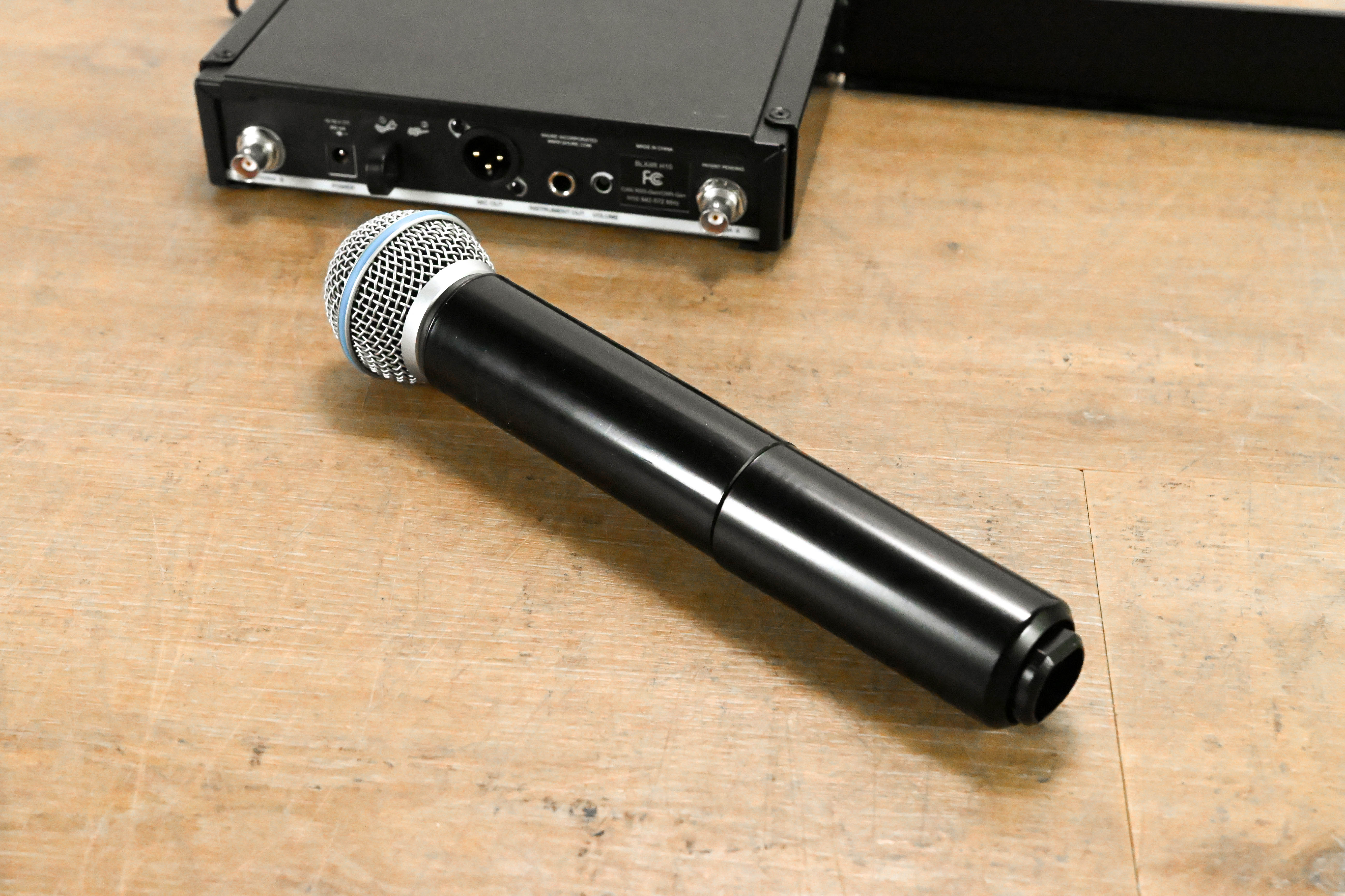 Shure BLX24R/B58 Handheld Wireless System - H10 Band (NO POWER SUPPLY)