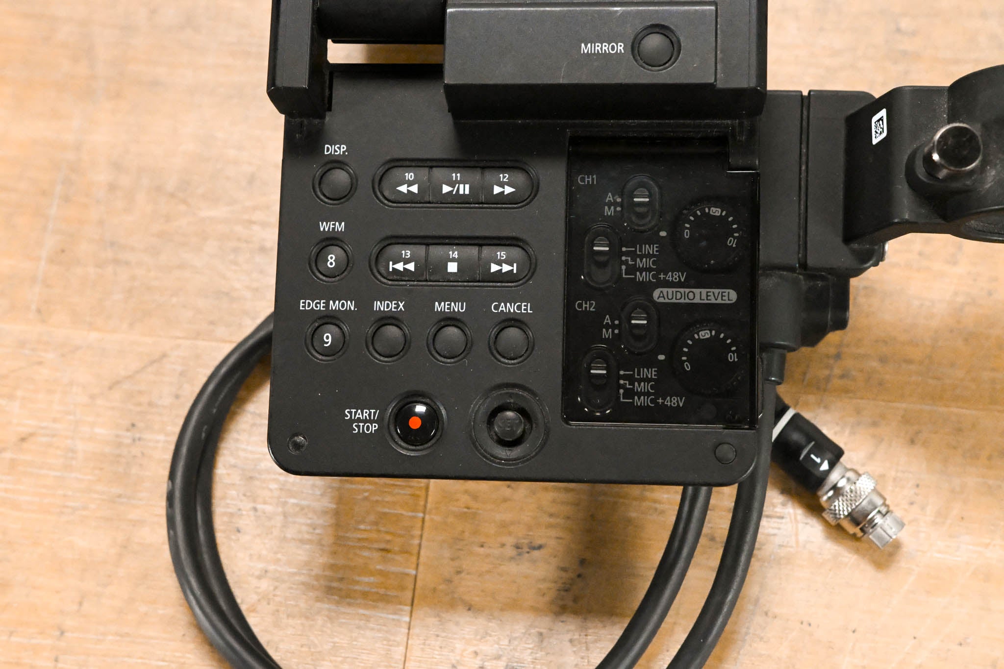 Canon C300/C500 Monitor with Microphone Holder