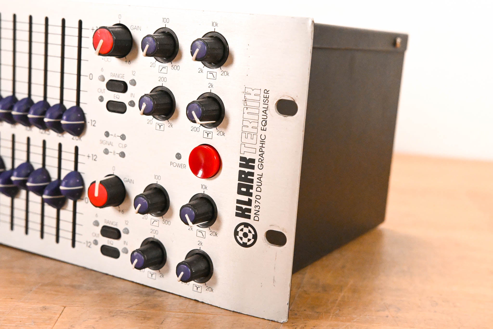 Klark Teknik DN370 Dual-Channel 30-Band 1/3 Octave Graphic Equalizer