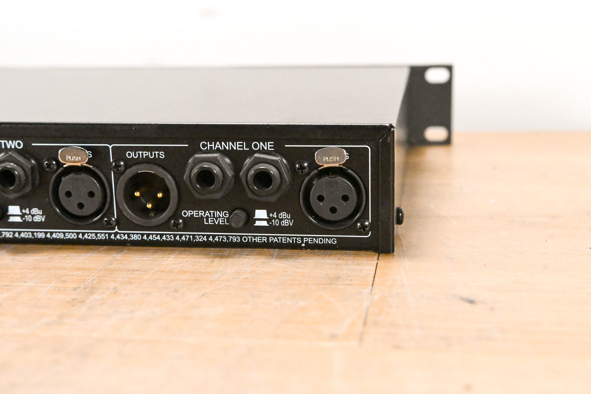 dbx 1046 Quad Compressor/Limiter