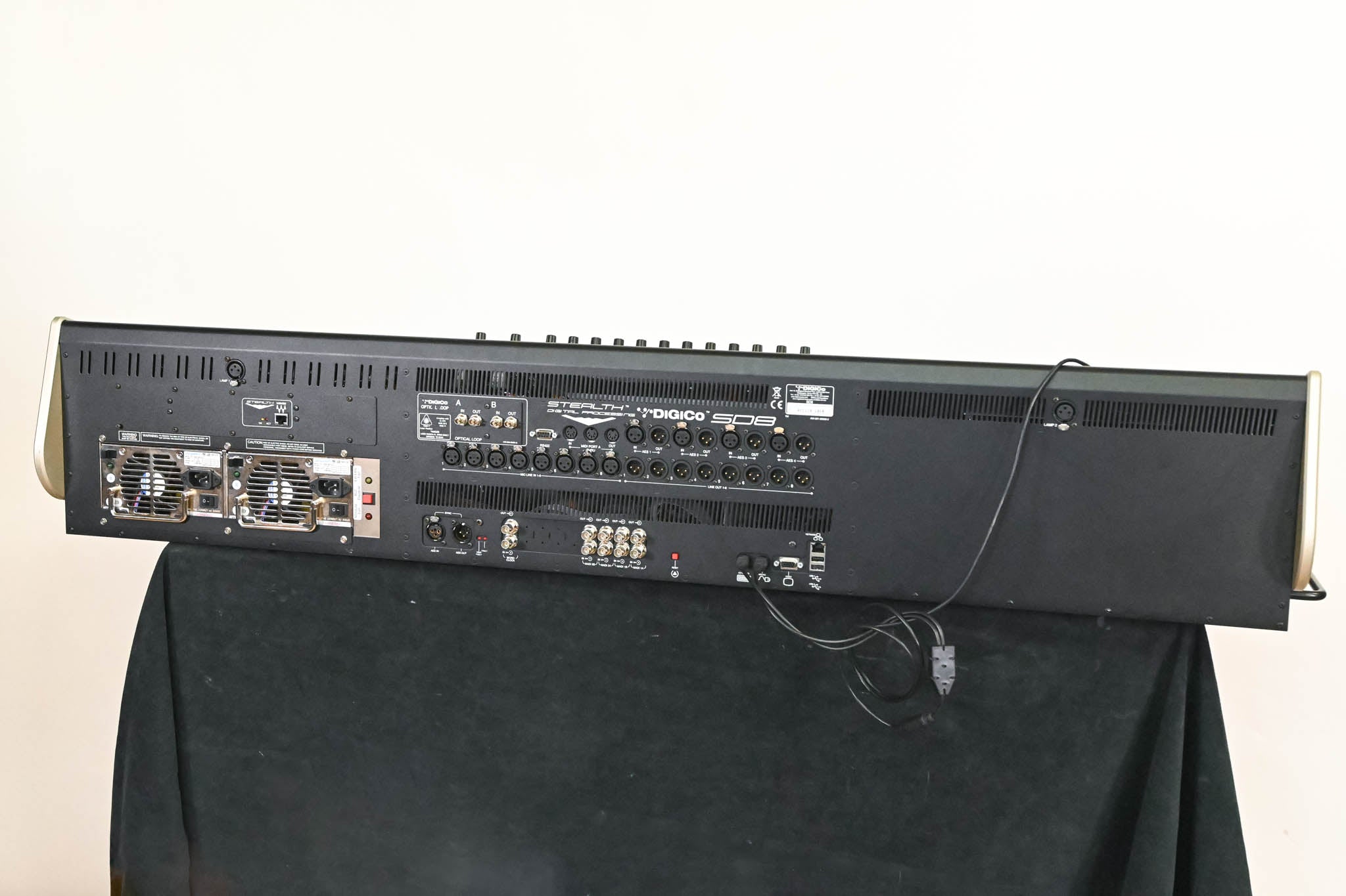 DiGiCo SD8 120-Channel Digital Mixing Console w/ Waves Card + ST Optical