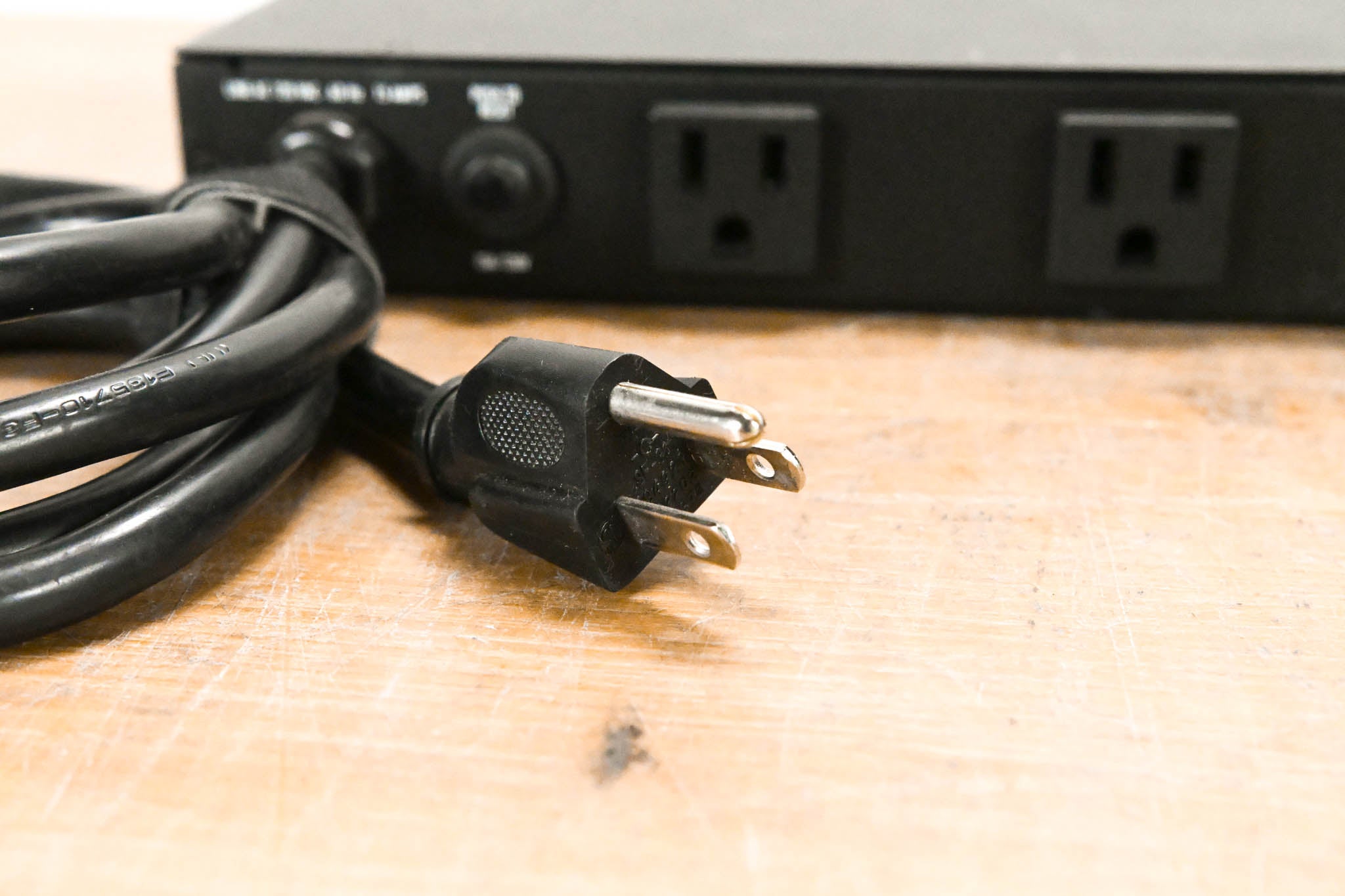 Furman M-8Lx 15A Merit Series Power Conditioner with Lights