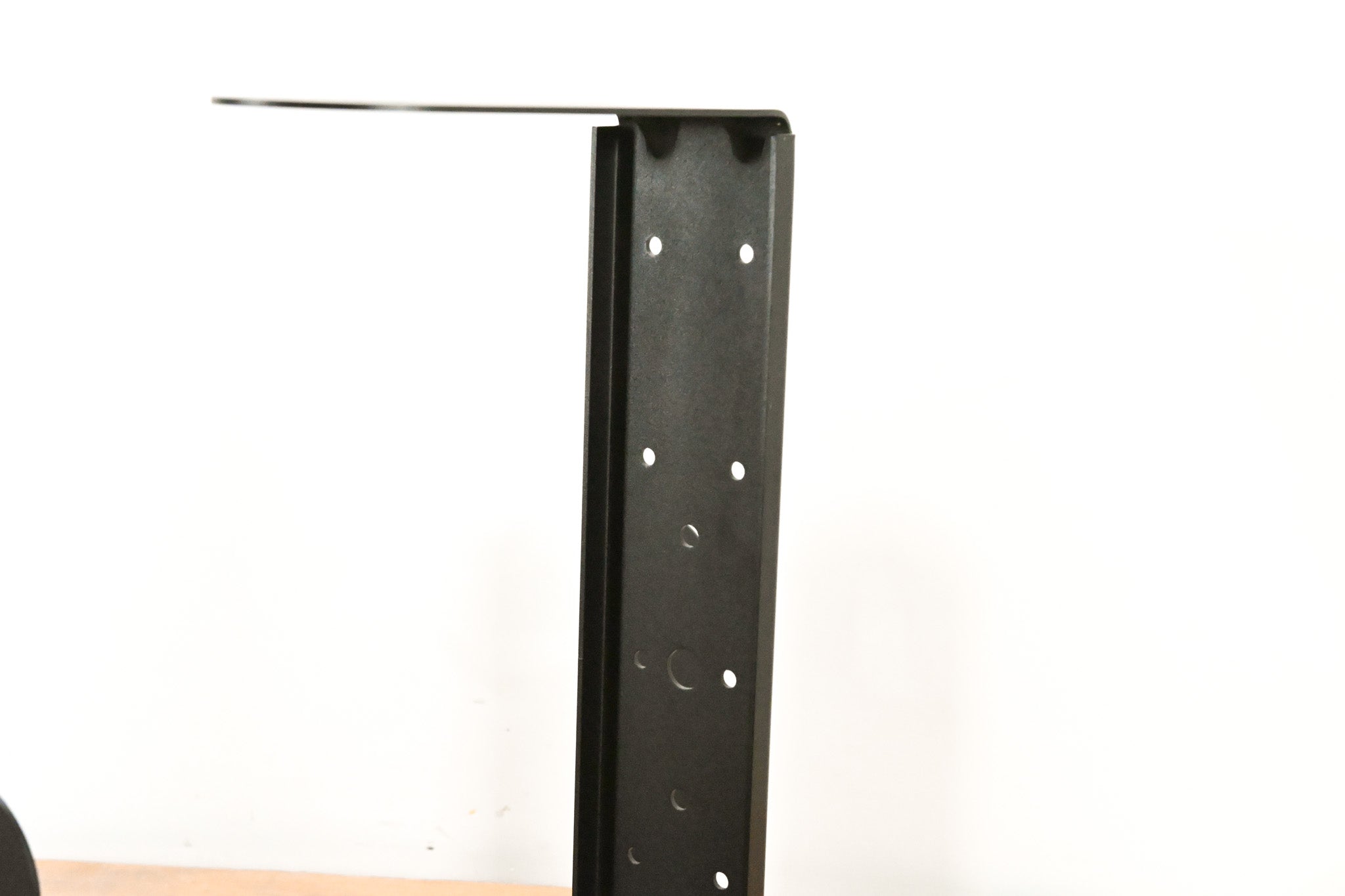 EAW MKD500 U-Bracket - Black