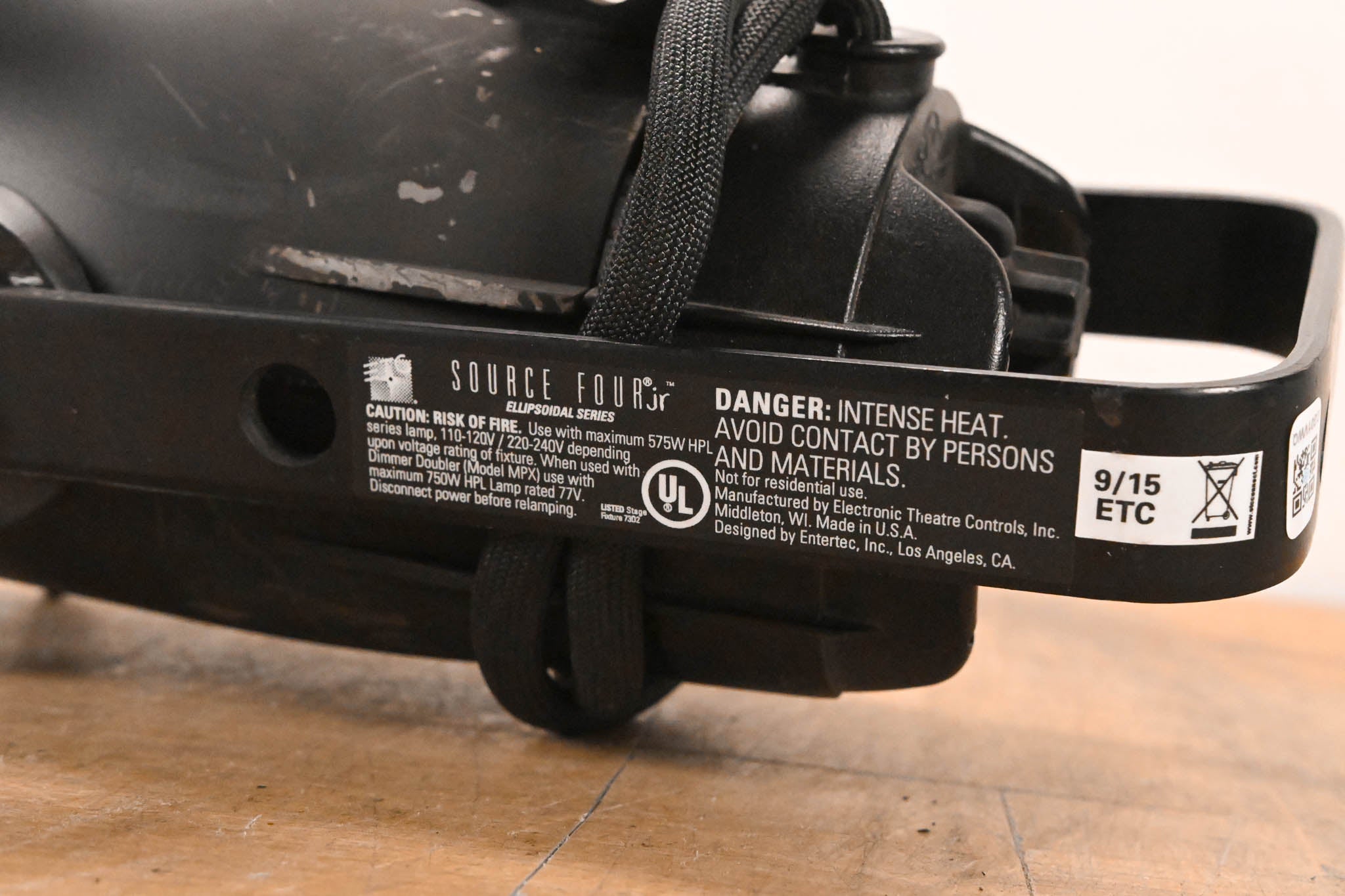 ETC Source Four Jr 25-50 Degree Zoom 575 Ellipsoidal Light