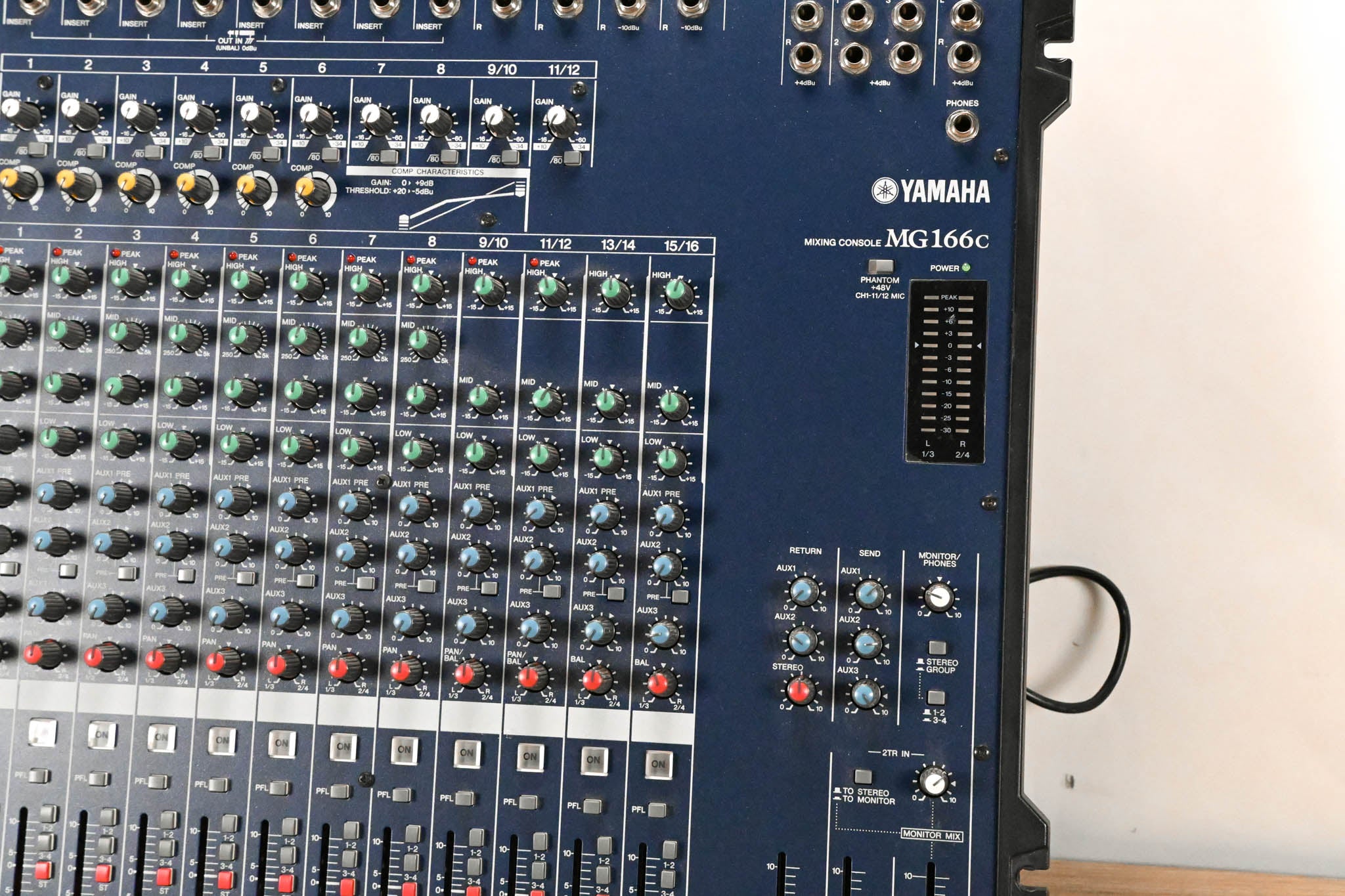 Yamaha MG166C 16-Channel Mixing Console