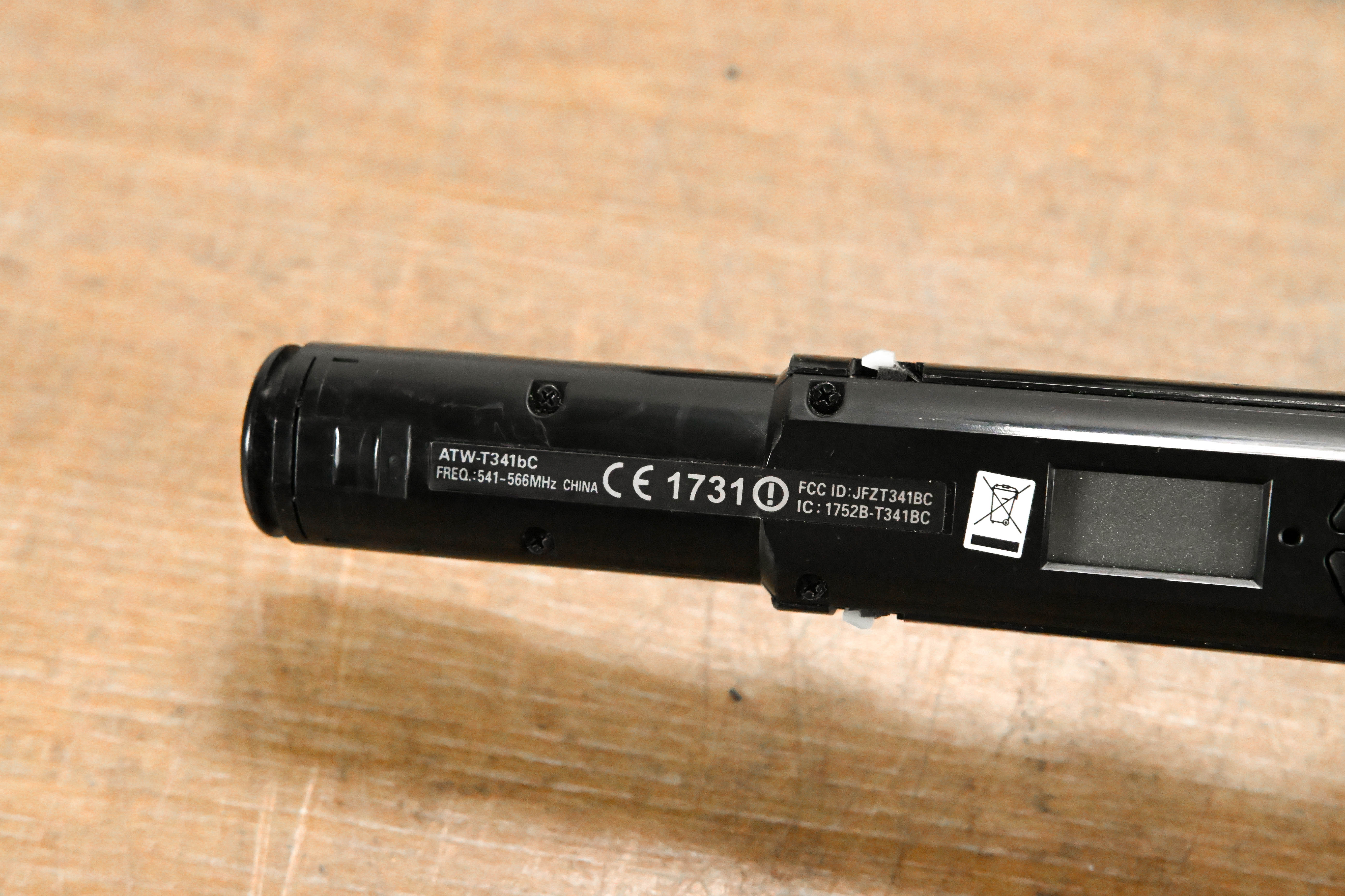 Audio-Technica ATW-R3100bC Receiver w/ ATW-T341bC Mic 541-566 MHz