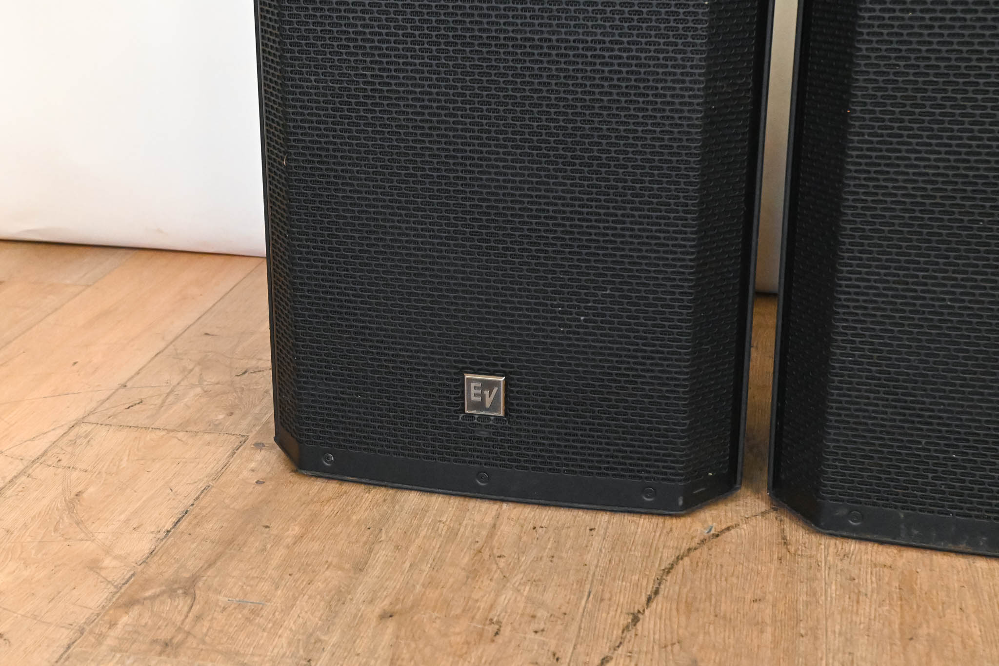 Electro-Voice (EV) ZLX-15P 15" 2-Way 1000W Powered Loudspeaker (PAIR)